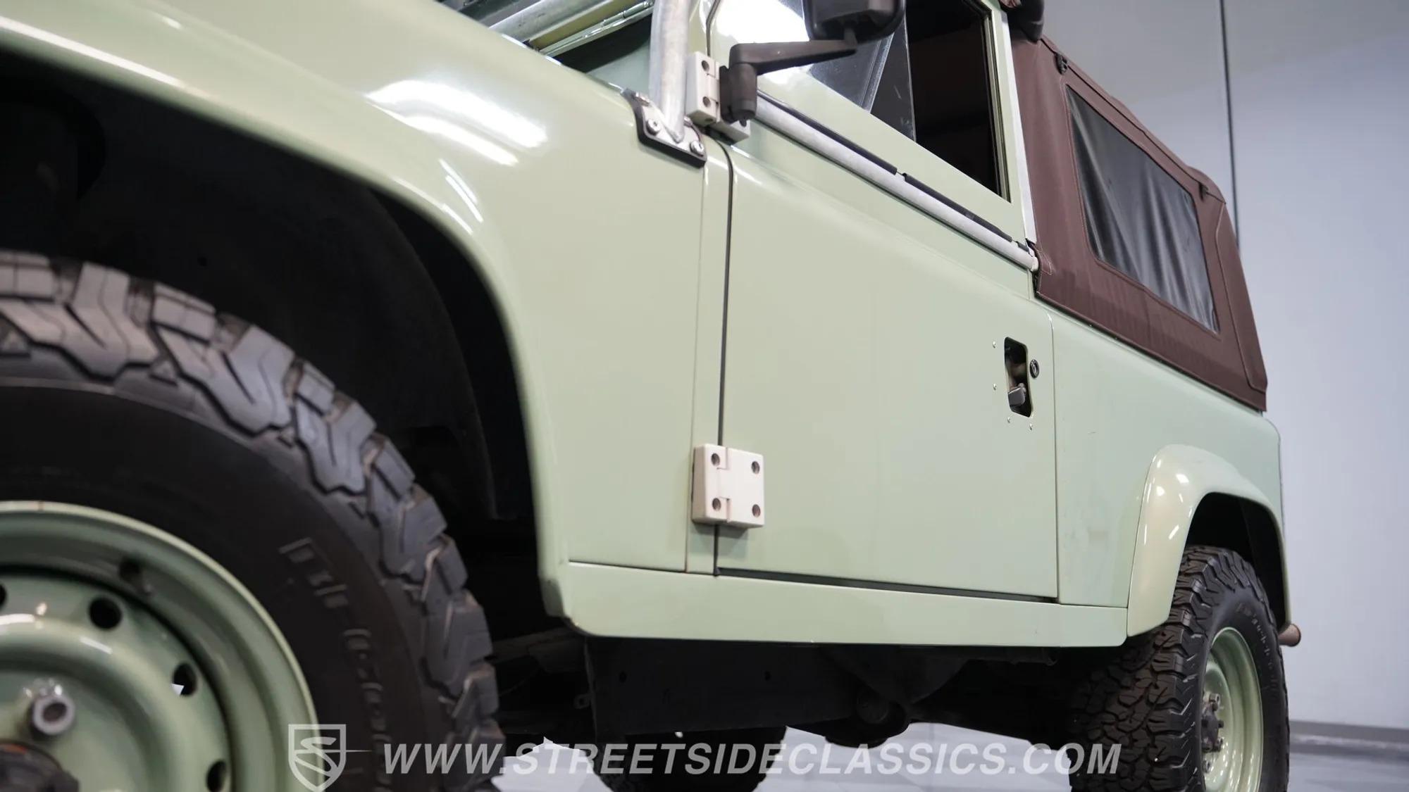 1997 Land Rover Defender 90 NAS