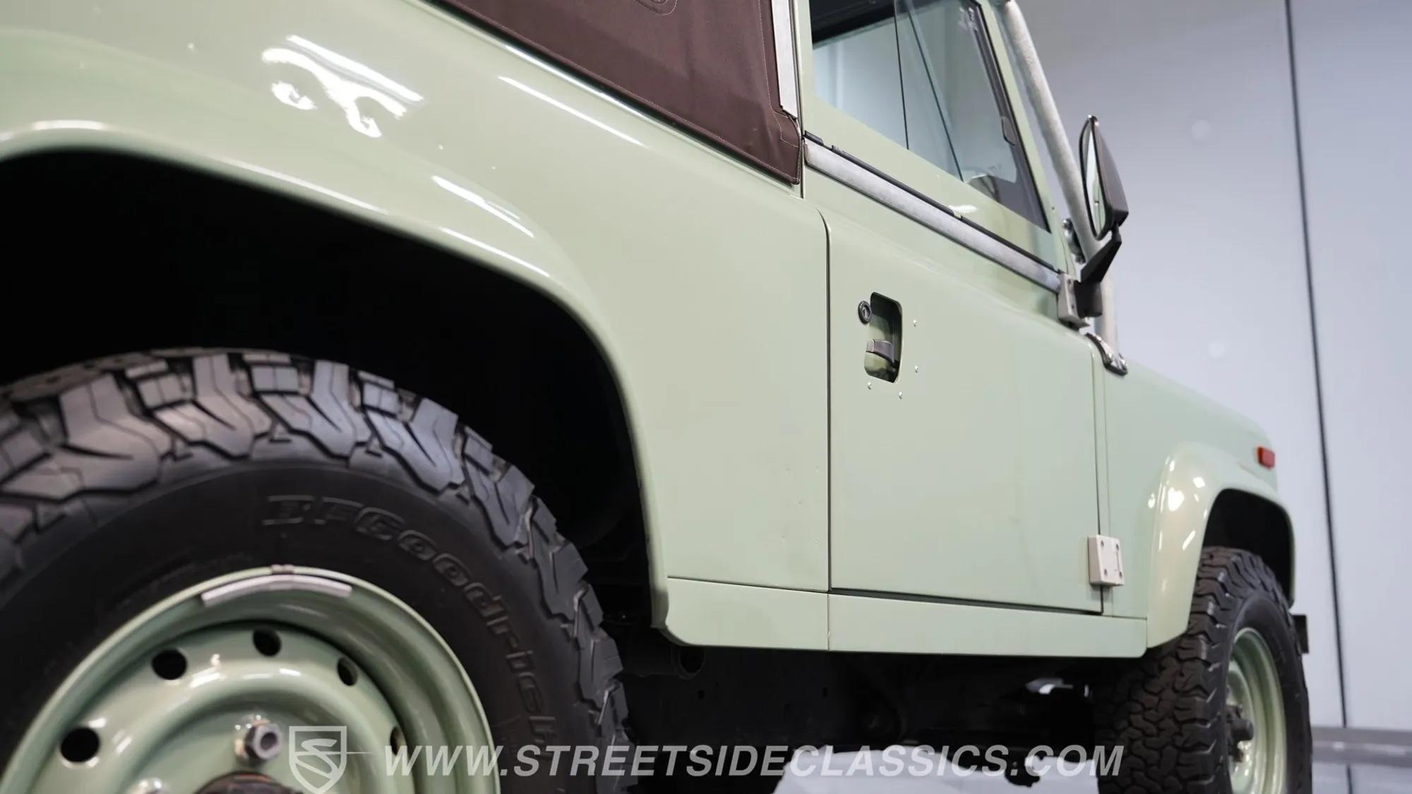 1997 Land Rover Defender 90 NAS