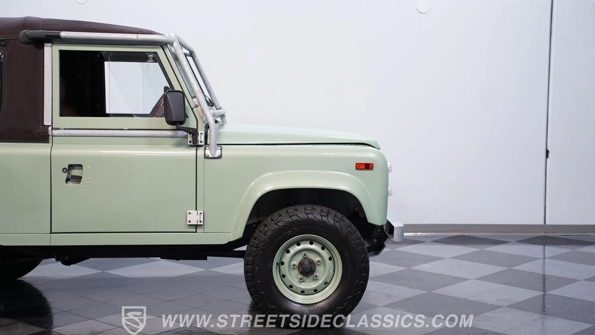 1997 Land Rover Defender 90 NAS