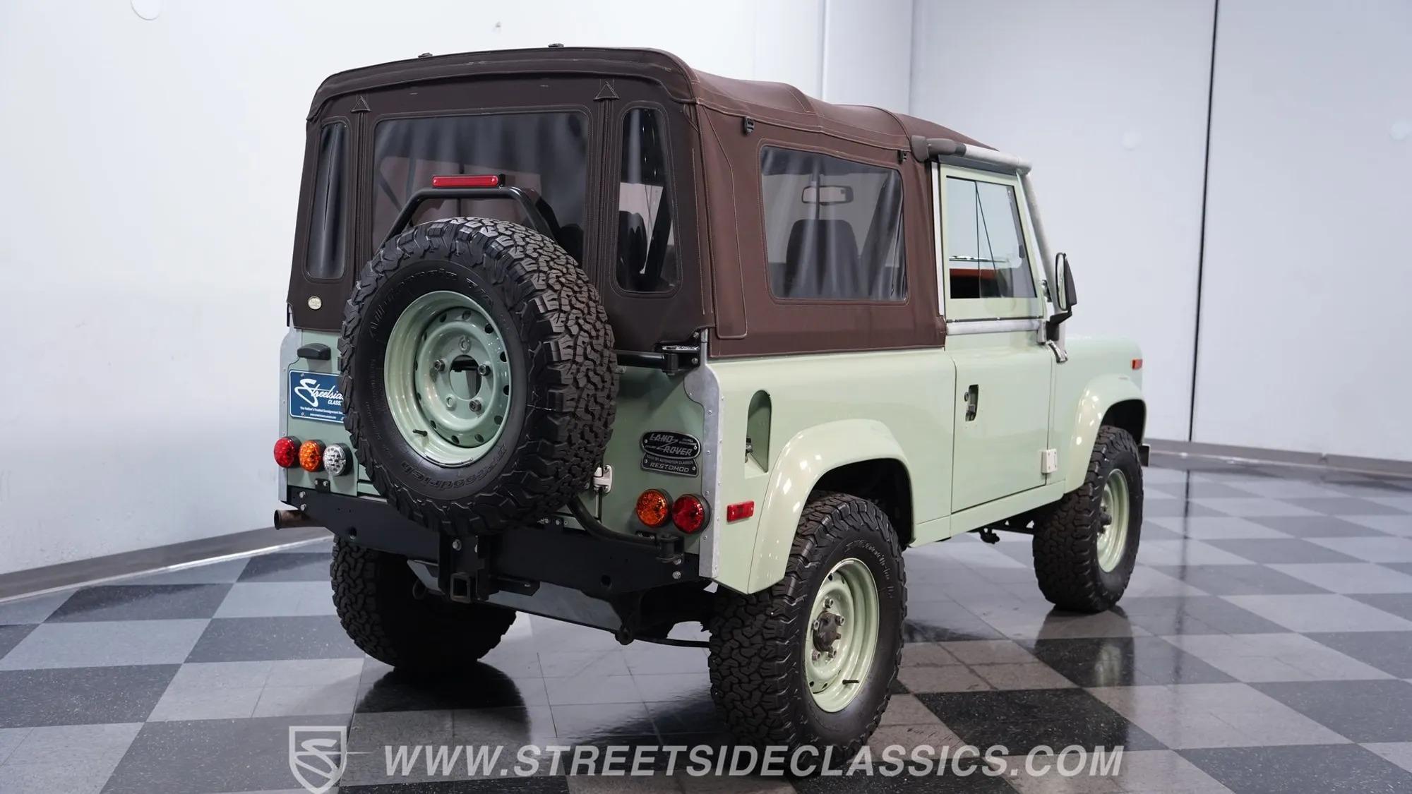1997 Land Rover Defender 90 NAS