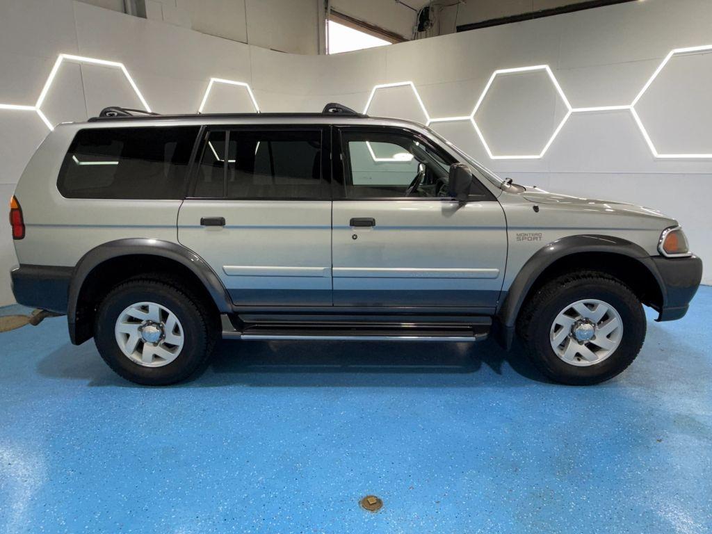 34k-Mile 2000 Mitsubishi Montero Sport - 2