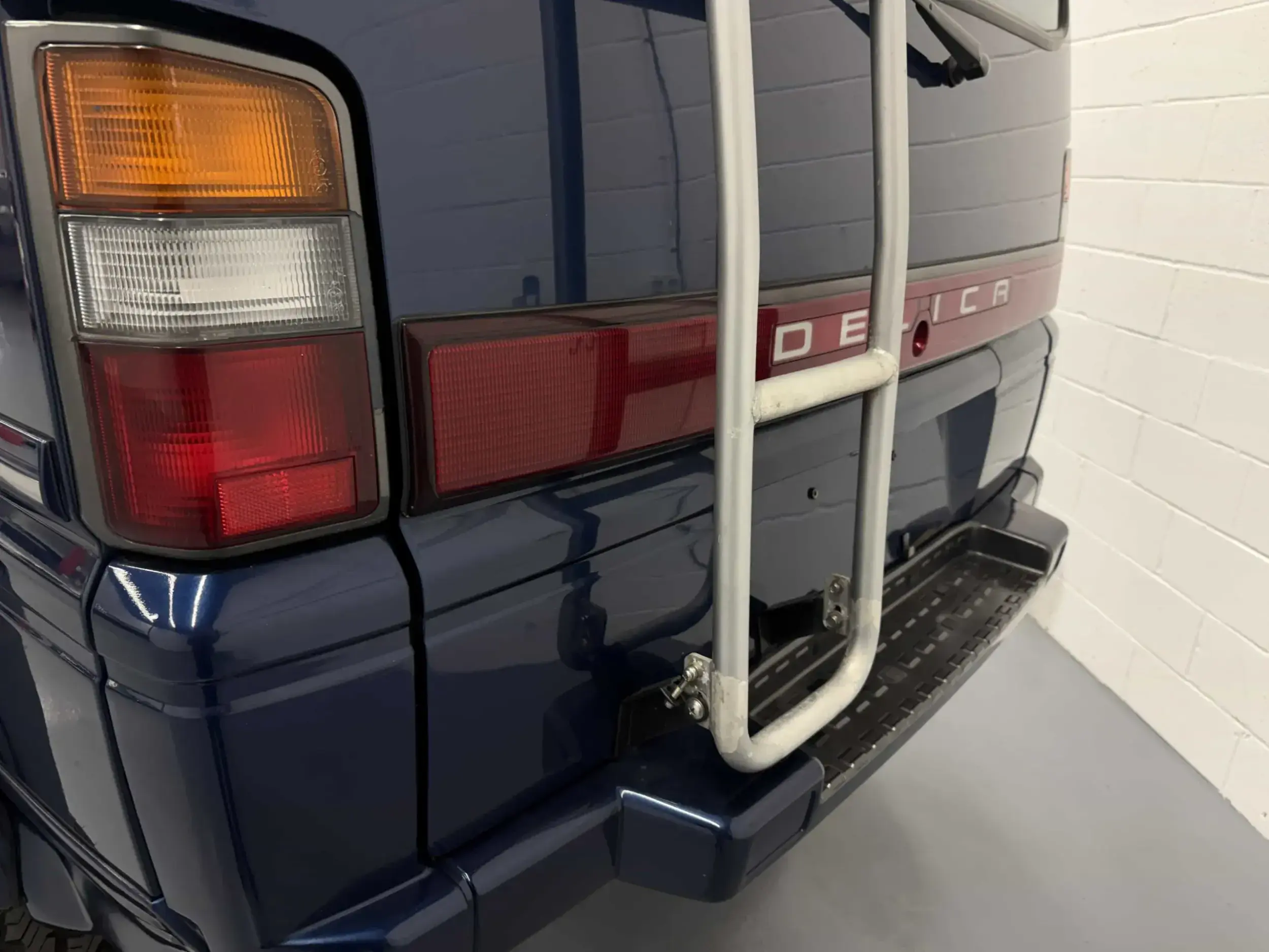 Lifted 1993 Mitsubishi Delica L300