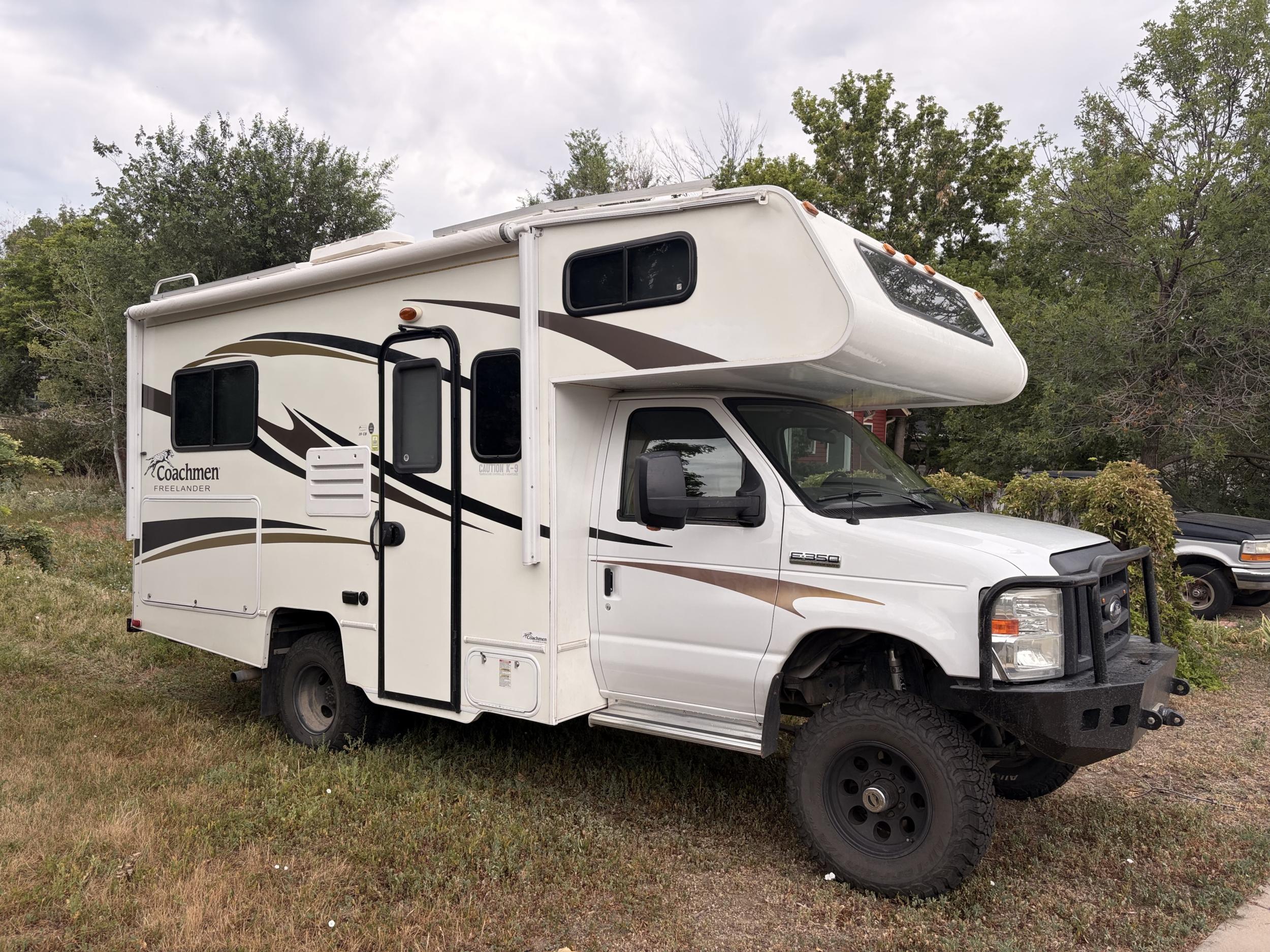 2012 Ford E-350 Coachman Freelander 4x4 - 2