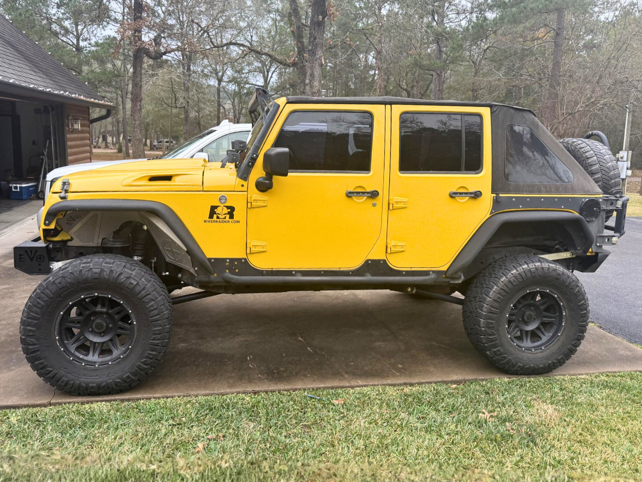 6.4L HEMI V8-Powered 2007 Jeep Wrangler Unlimited X - 2