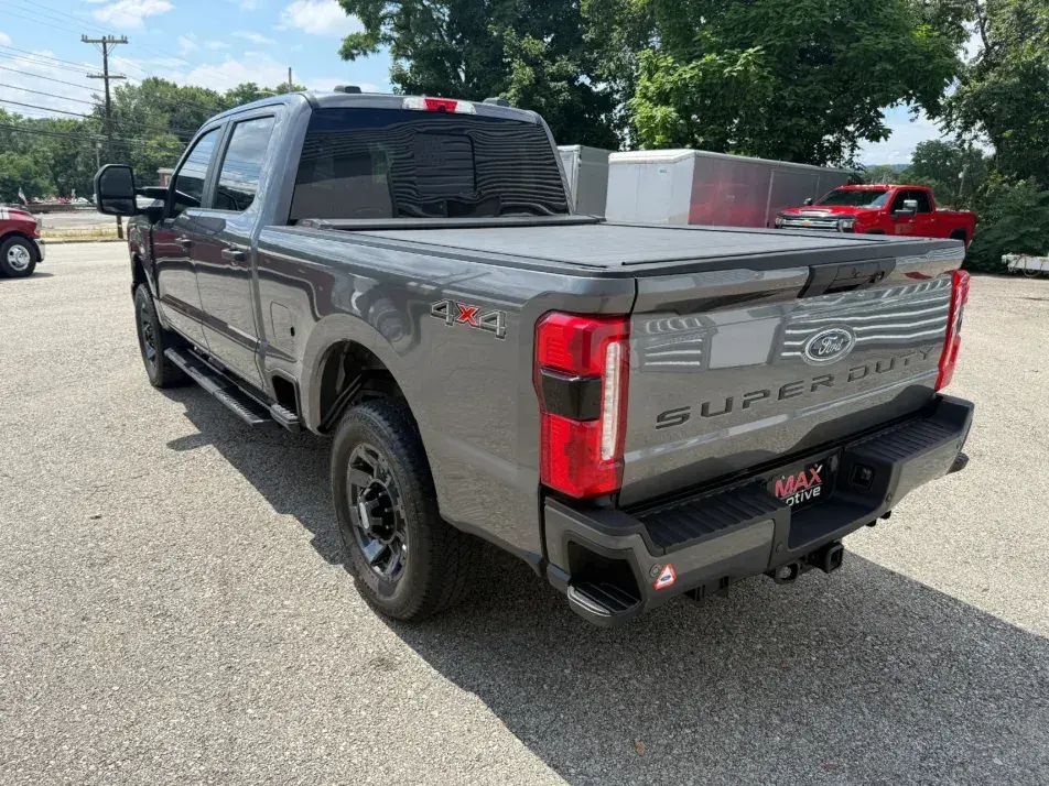 2023 Ford F-250 XL Super Duty Crew Cab - 3
