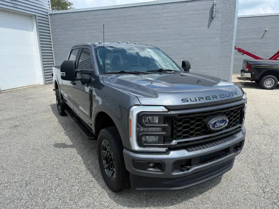2023 Ford F-250 XL Super Duty Crew Cab - 4