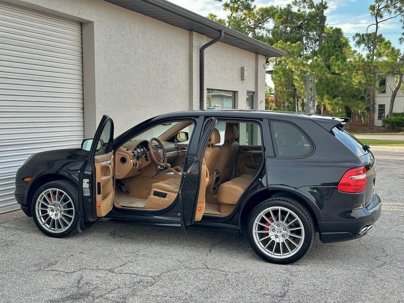 Sale Pending: 2010 Porsche Cayenne GTS