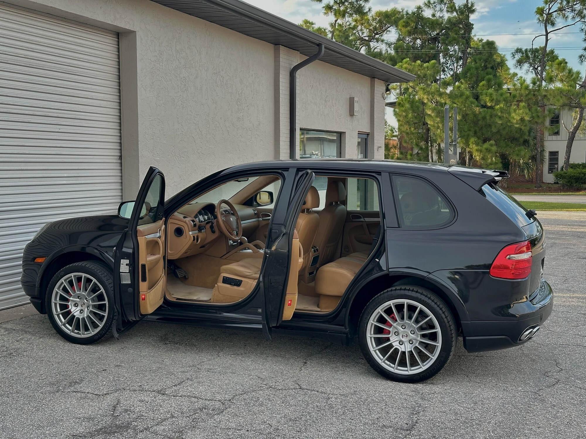 Sale Pending: 2010 Porsche Cayenne GTS - 5