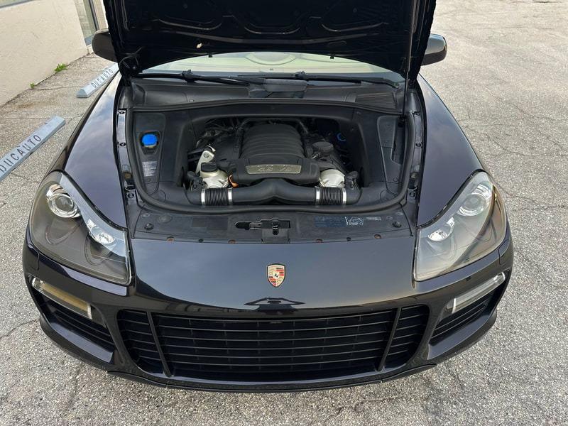 Sale Pending: 2010 Porsche Cayenne GTS