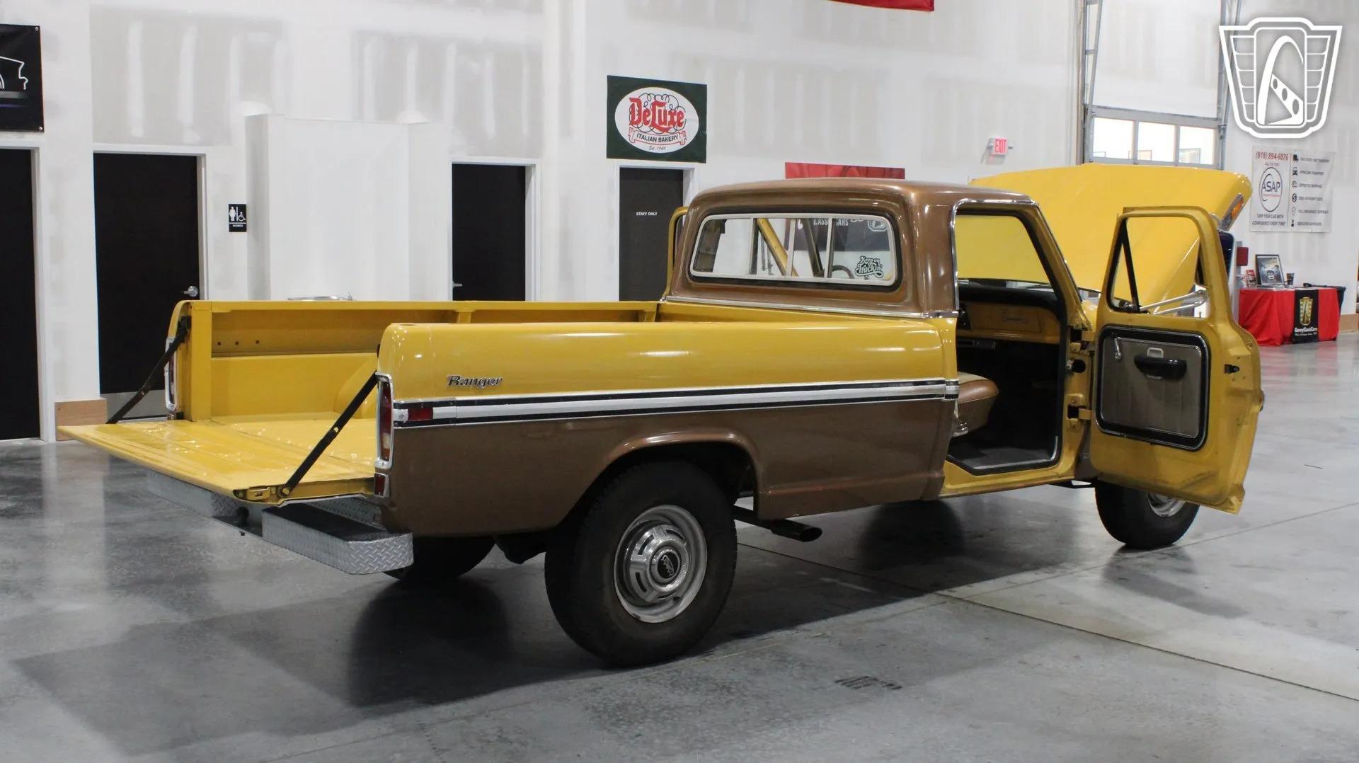 1972 Ford F-250 Camper Special