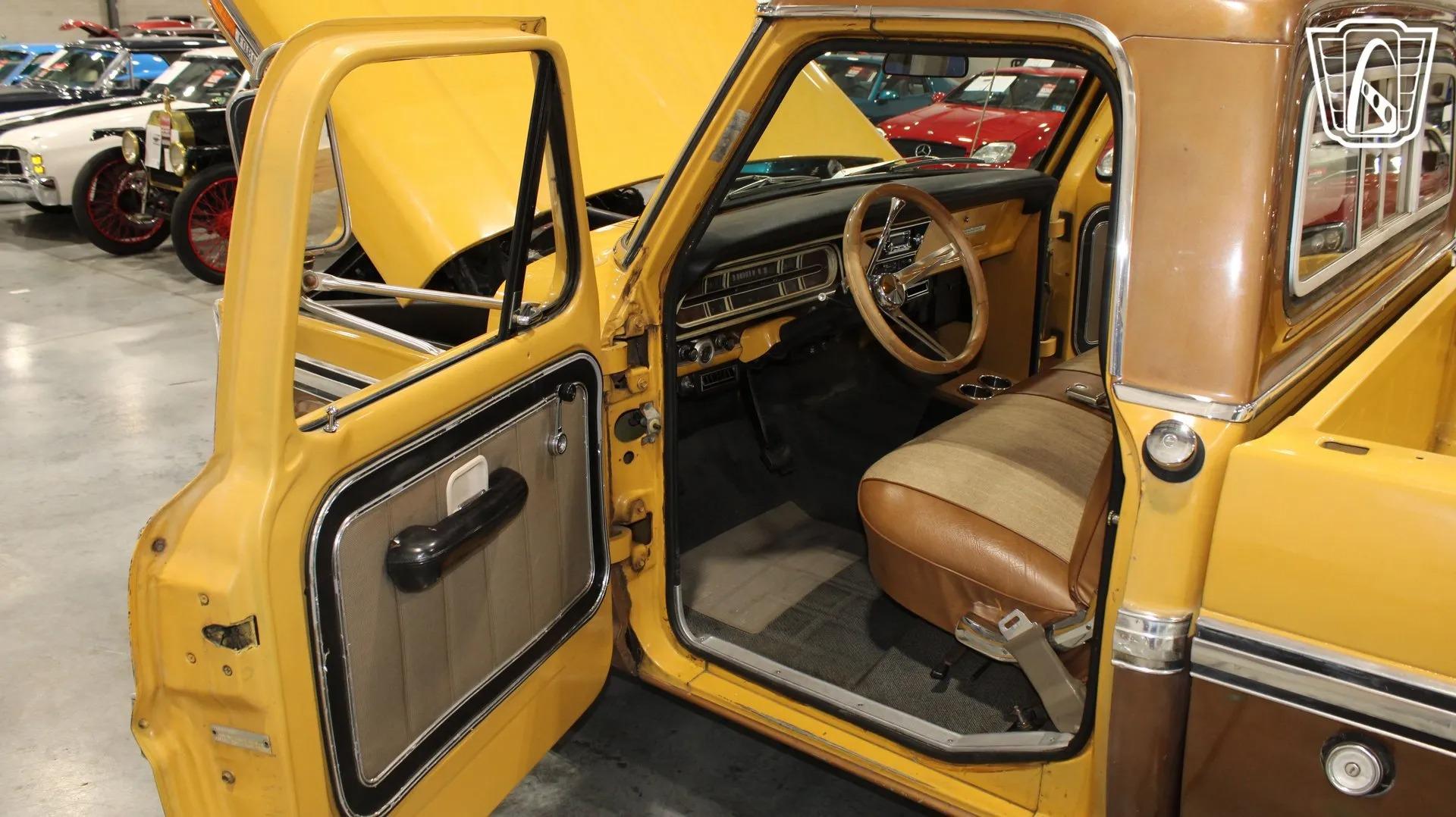 1972 Ford F-250 Camper Special