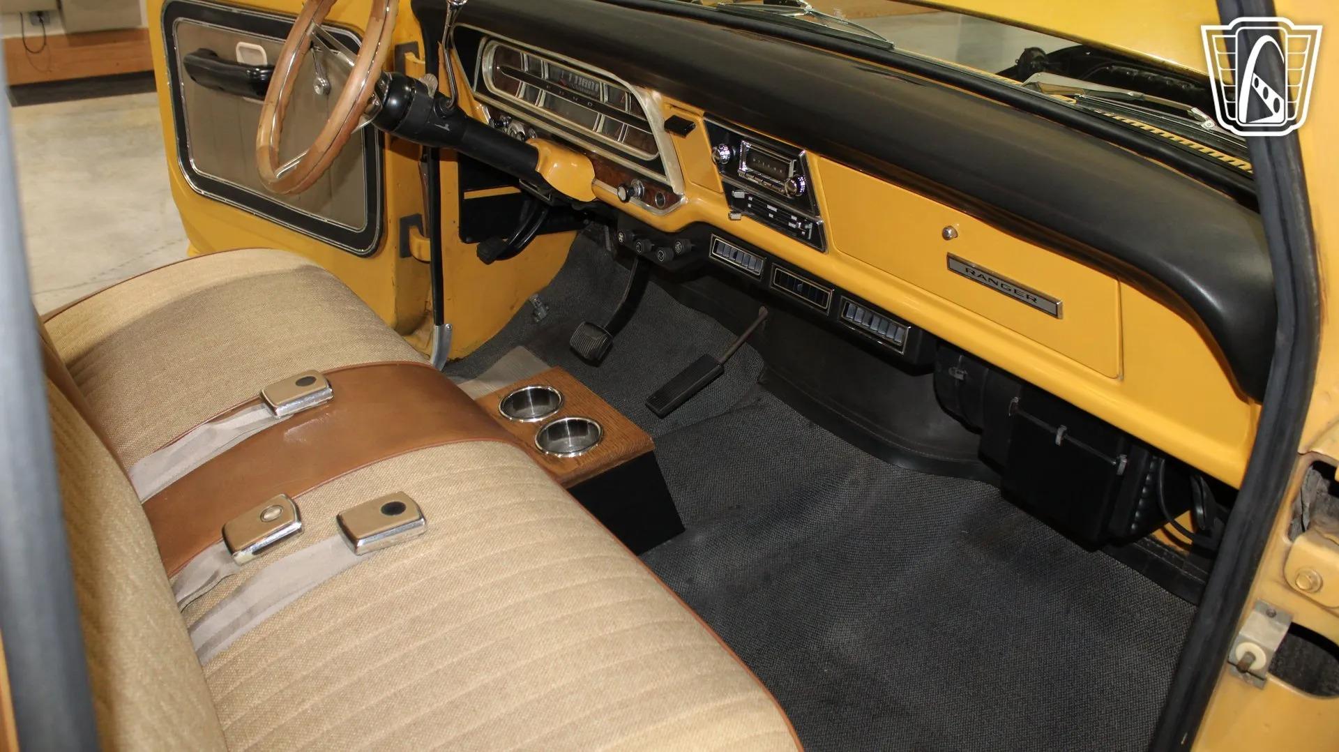 1972 Ford F-250 Camper Special