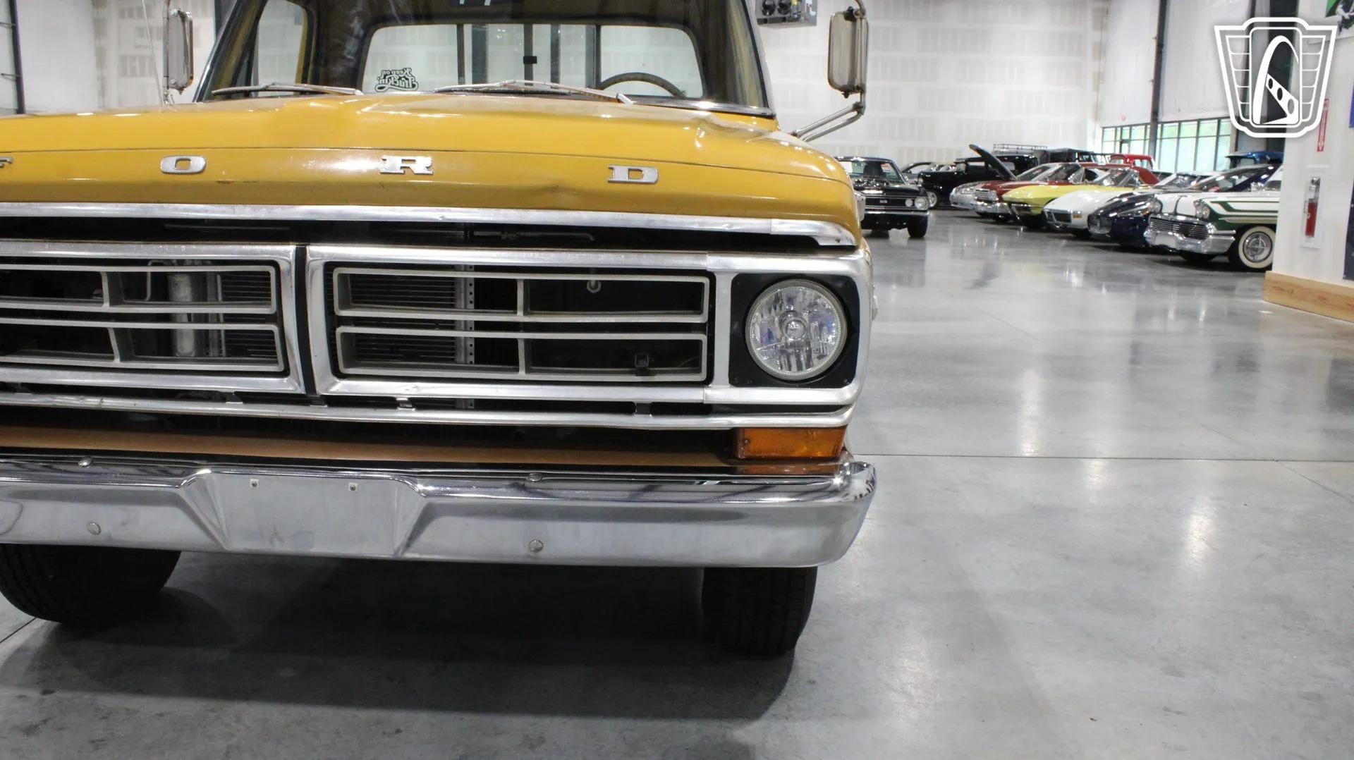 1972 Ford F-250 Camper Special