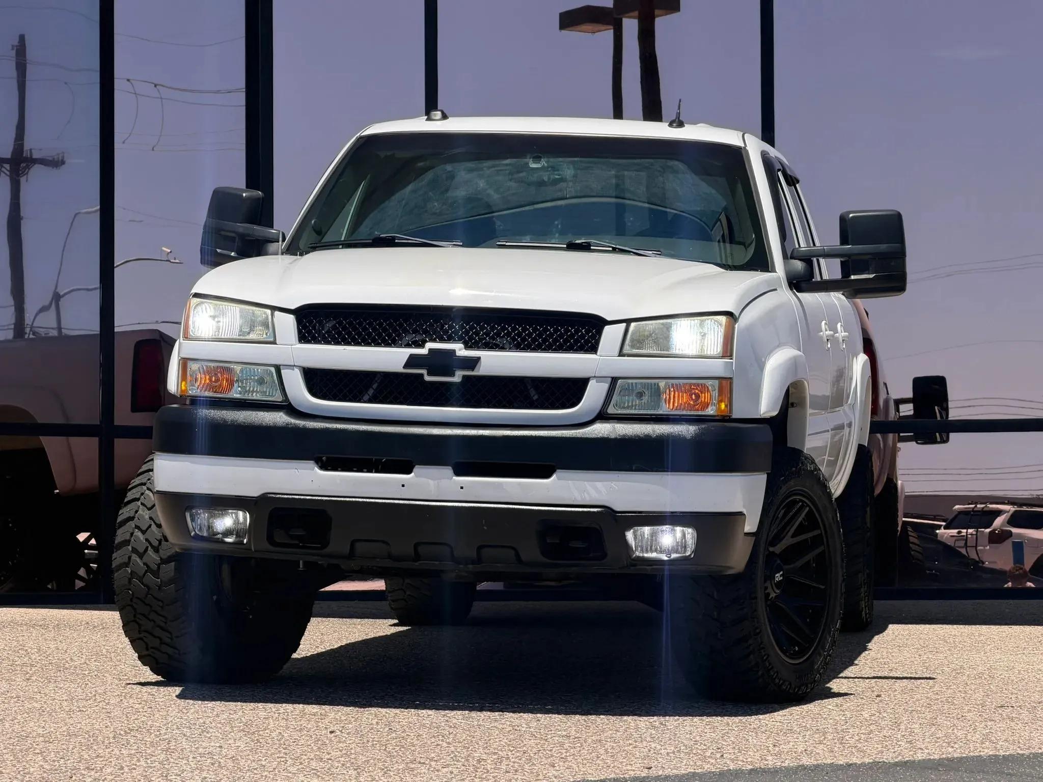 2004 Chevrolet Silverado 2500HD LT - 5