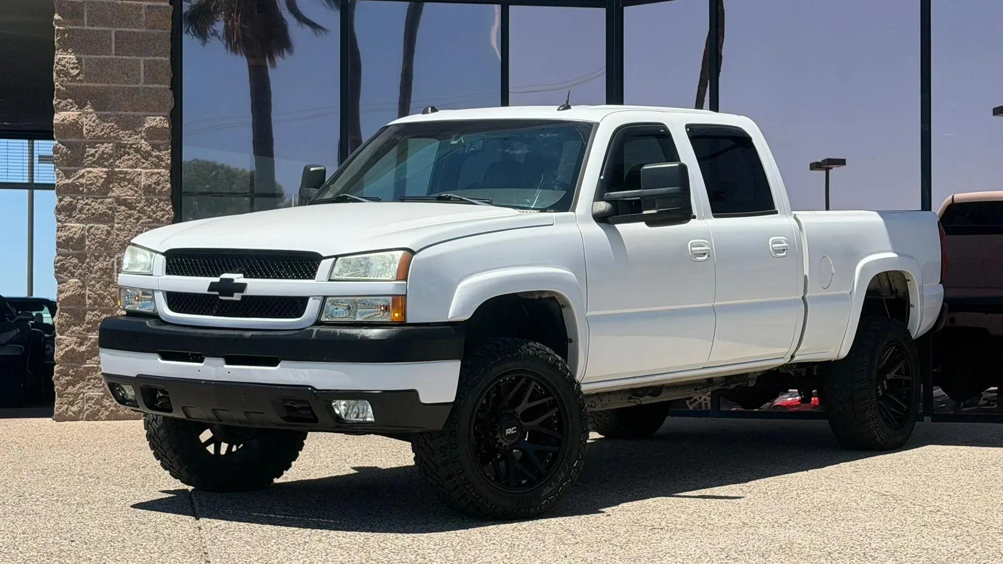 2004 Chevrolet Silverado 2500HD LT - 3