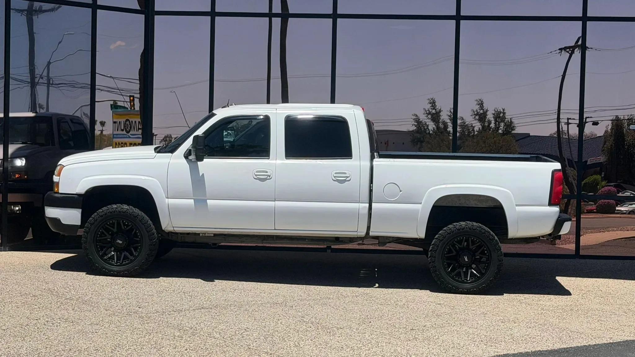 2004 Chevrolet Silverado 2500HD LT - 2