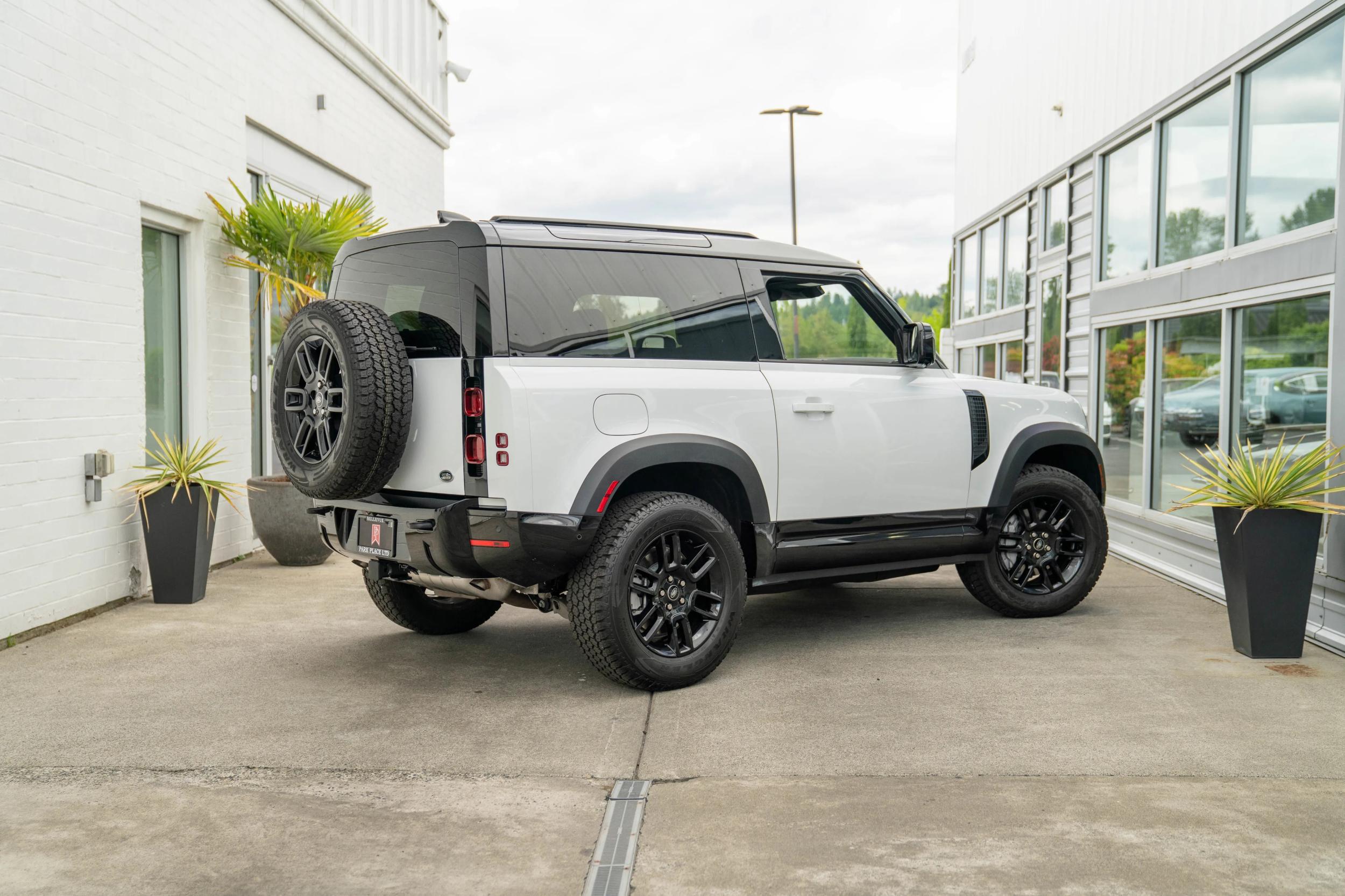 2022 Land Rover Defender 90 X-Dynamic S