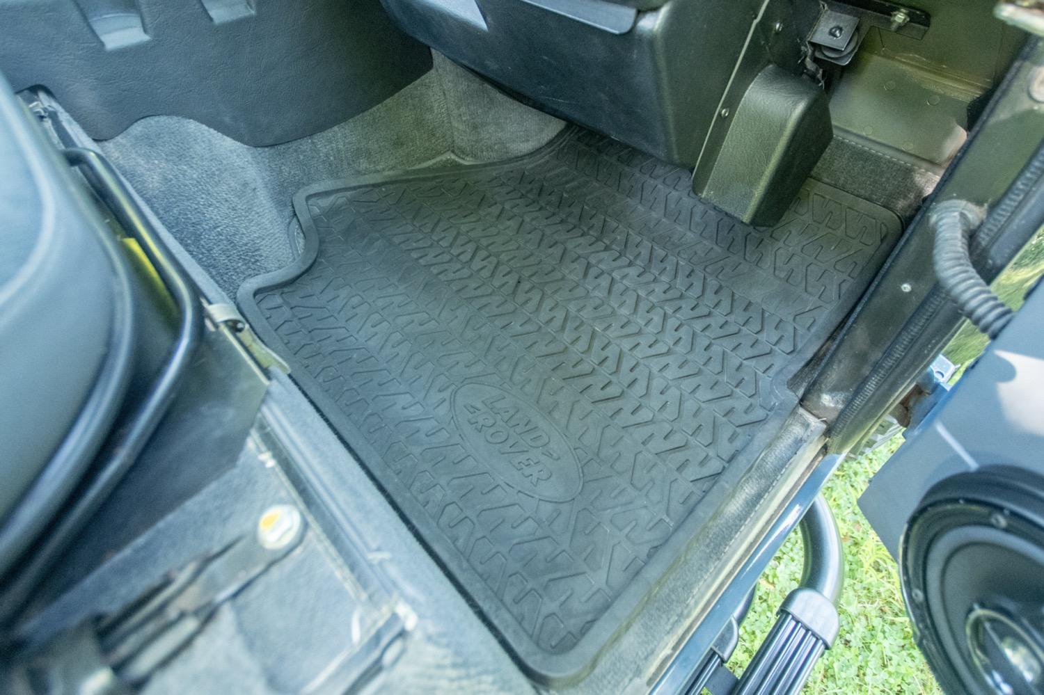 1997 Land Rover Defender 90 NAS