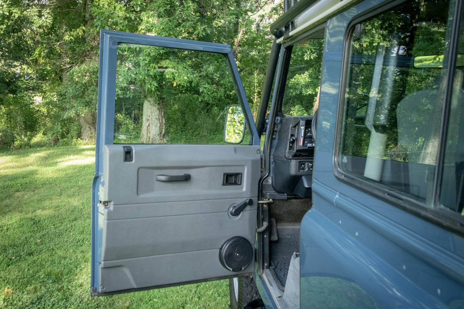 1997 Land Rover Defender 90 NAS
