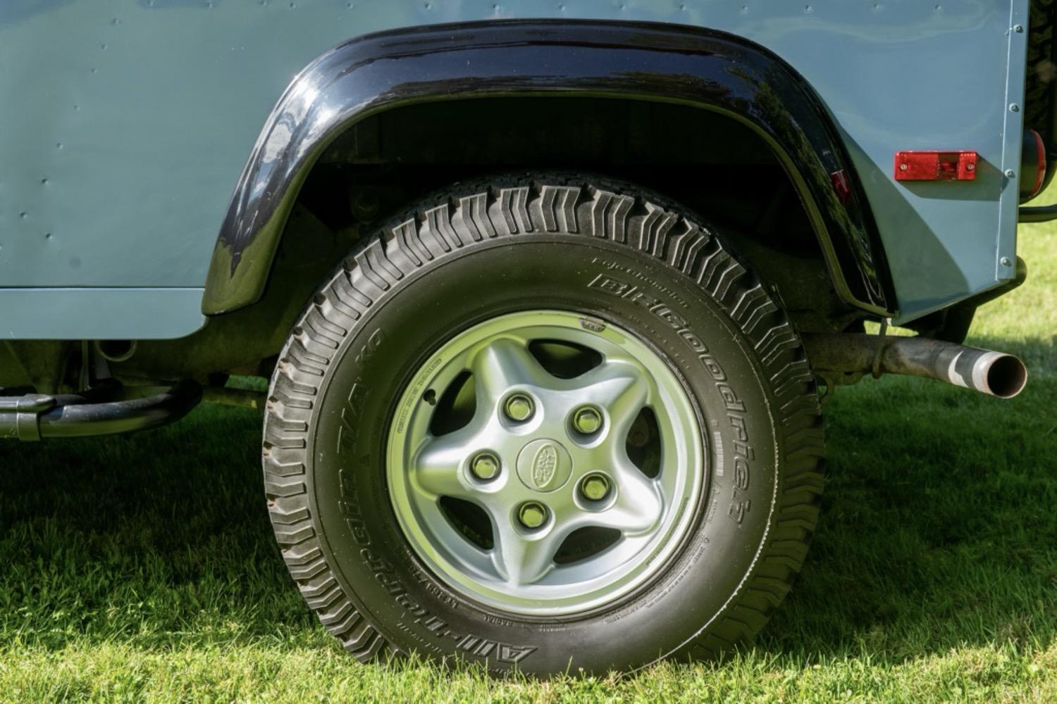 1997 Land Rover Defender 90 NAS
