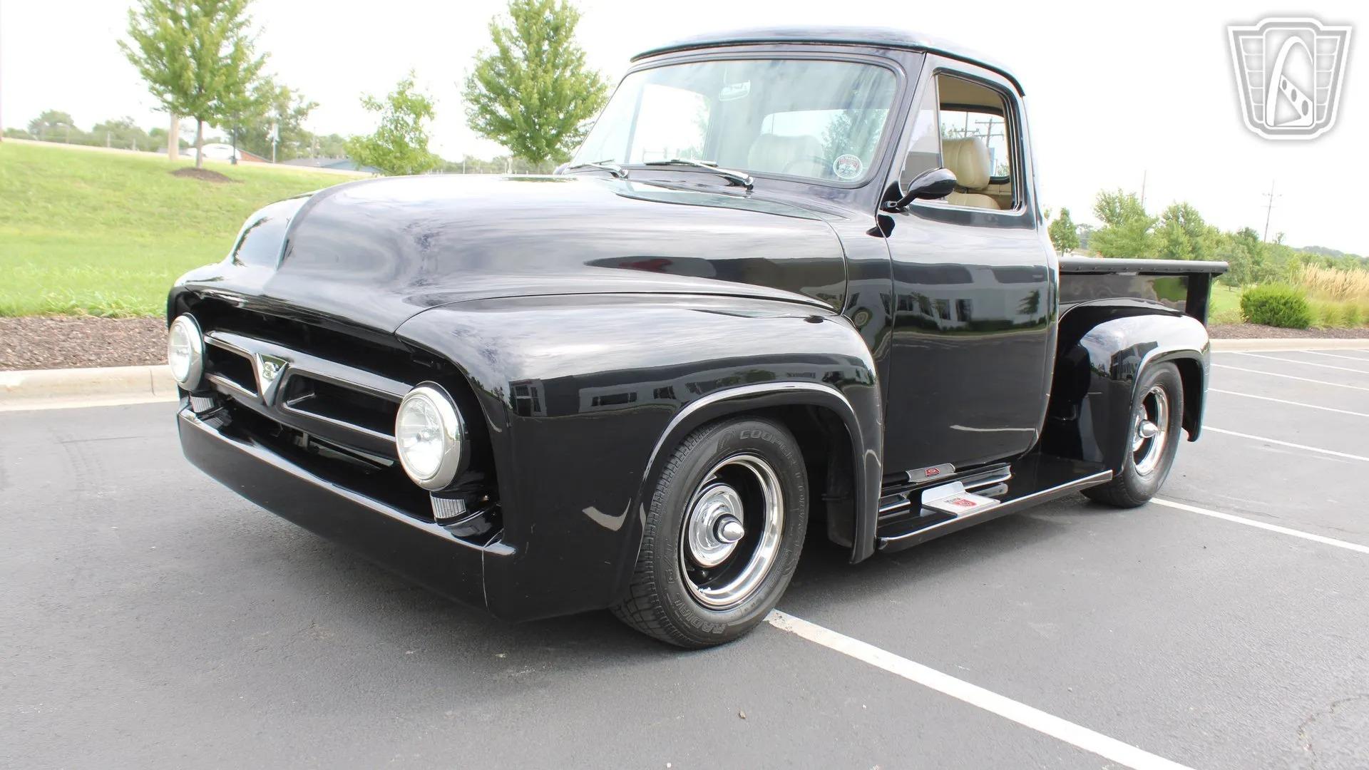 Ford F-100