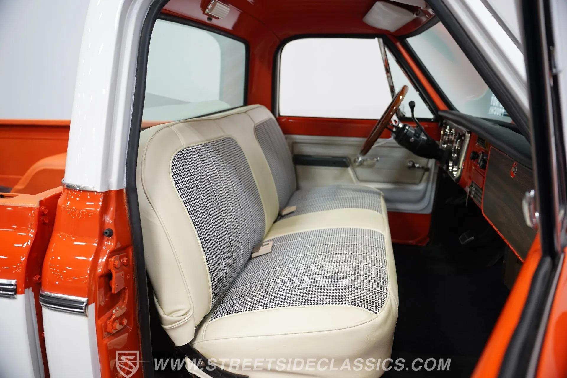 1972 Chevrolet C10 Custom Deluxe