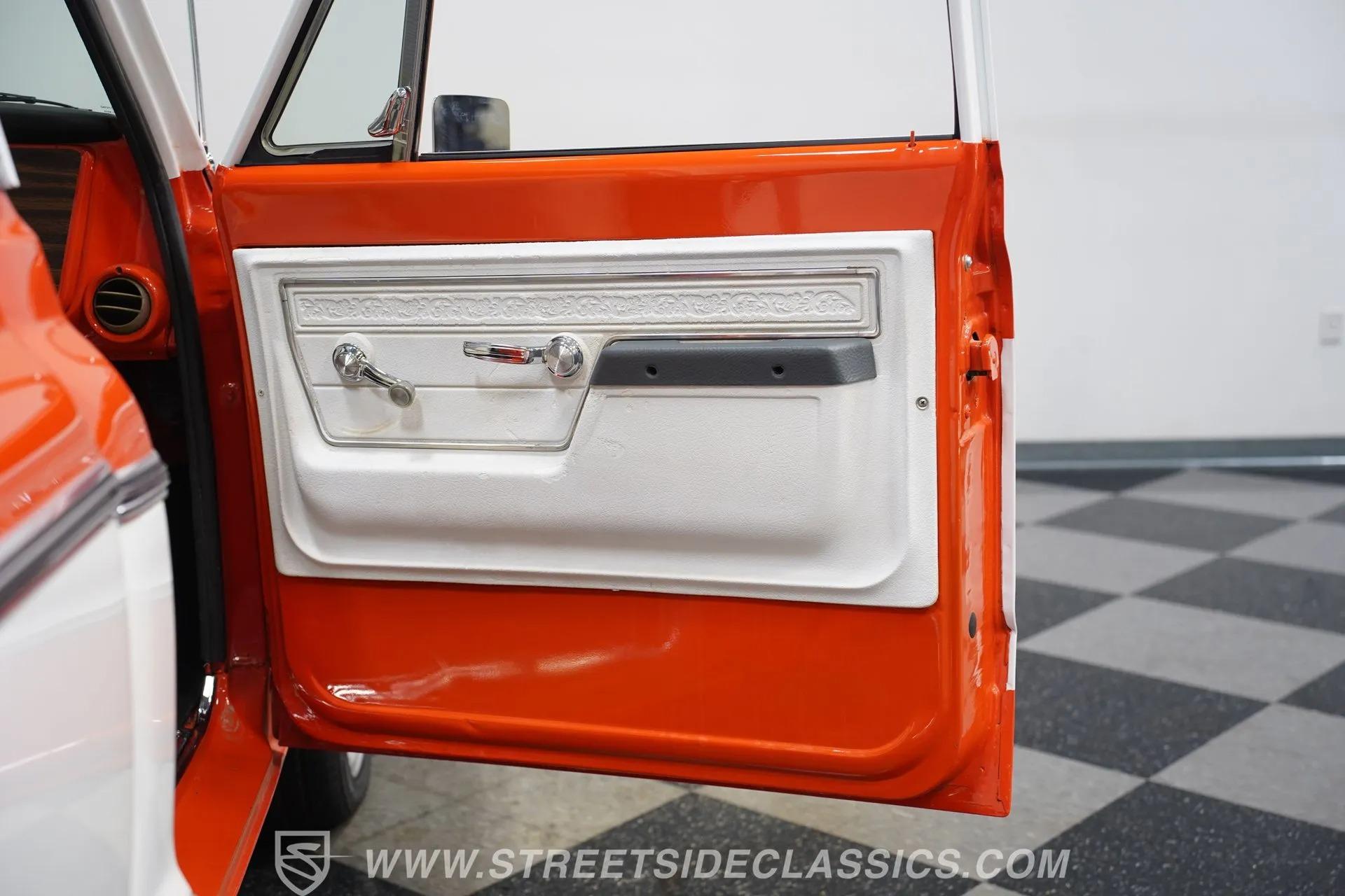 1972 Chevrolet C10 Custom Deluxe