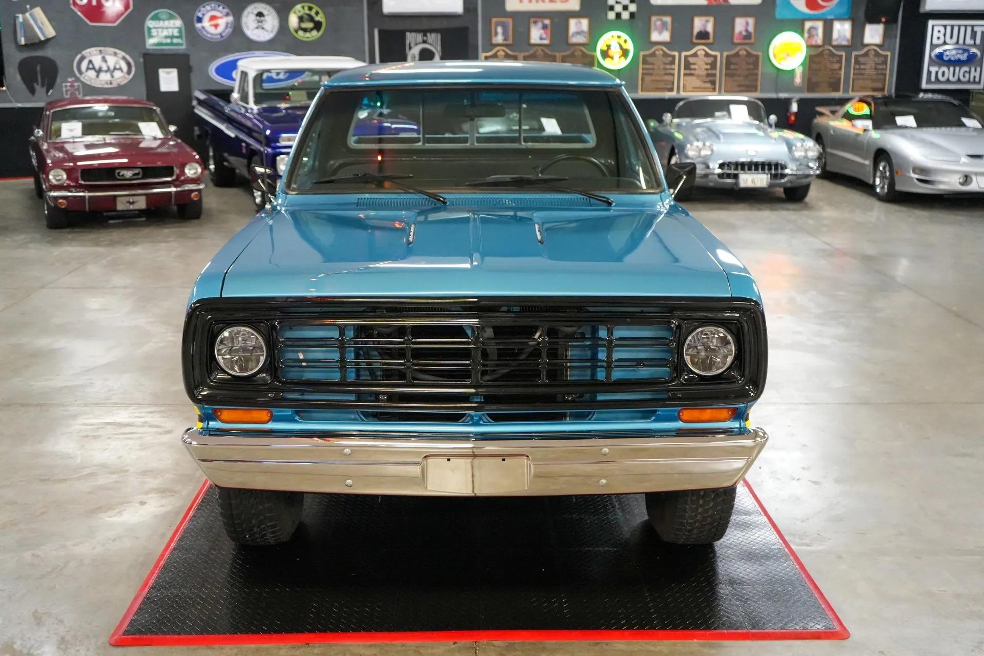 1975 Dodge W100 Power Wagon 4x4