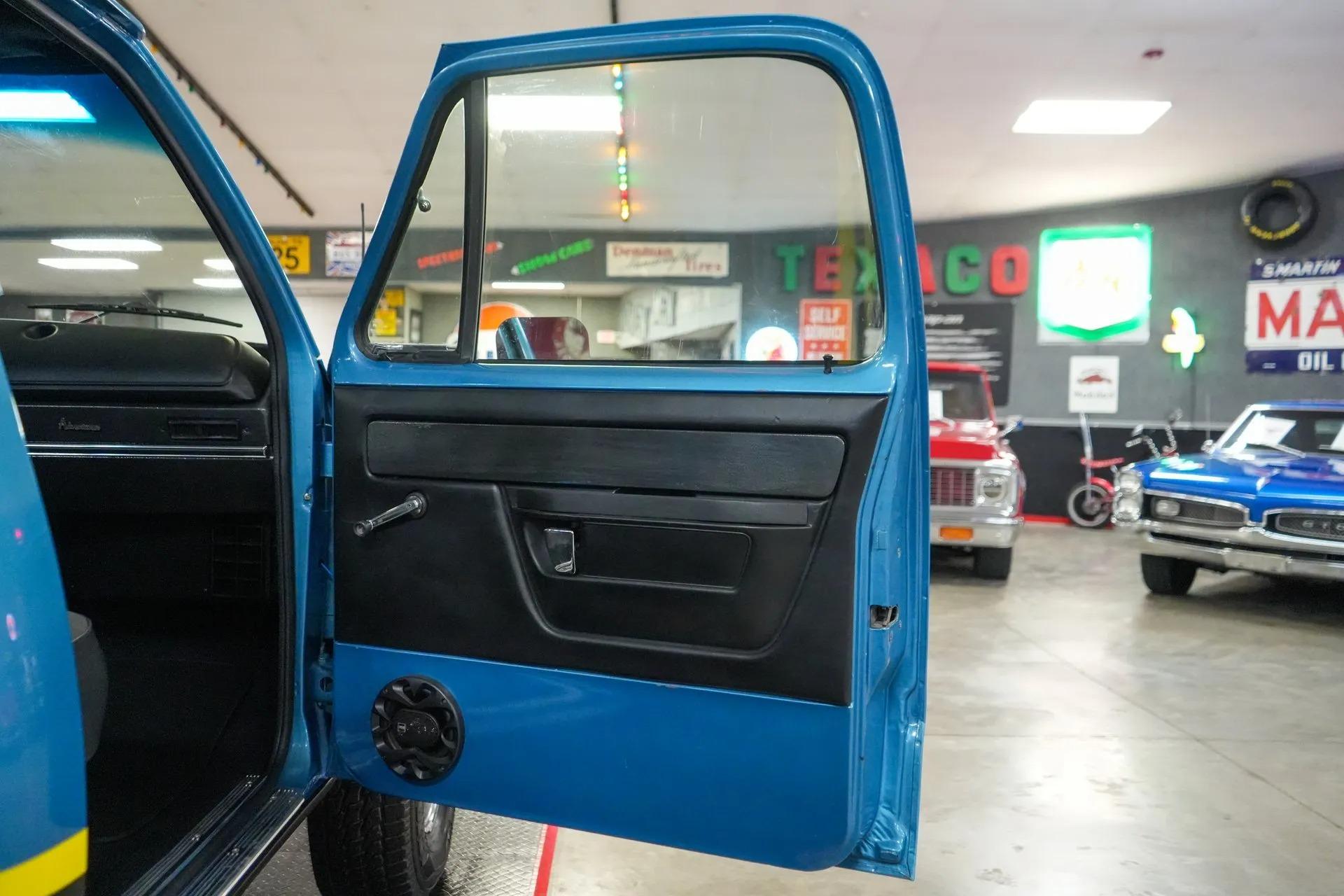 1975 Dodge W100 Power Wagon 4x4