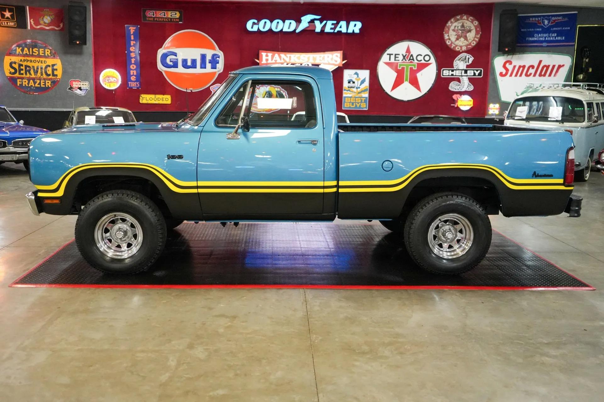 1975 Dodge W100 Power Wagon 4x4 - 3