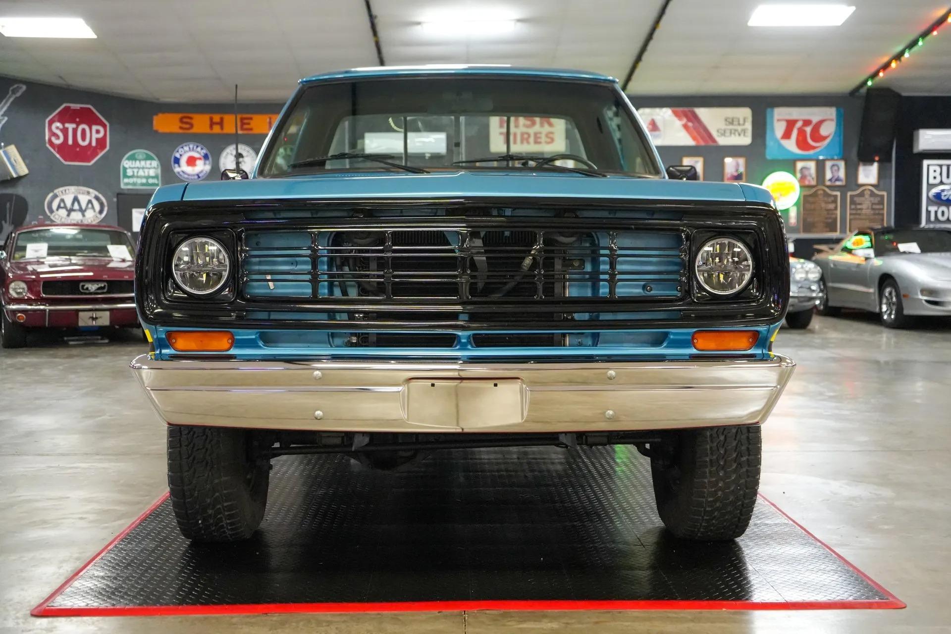 1975 Dodge W100 Power Wagon 4x4