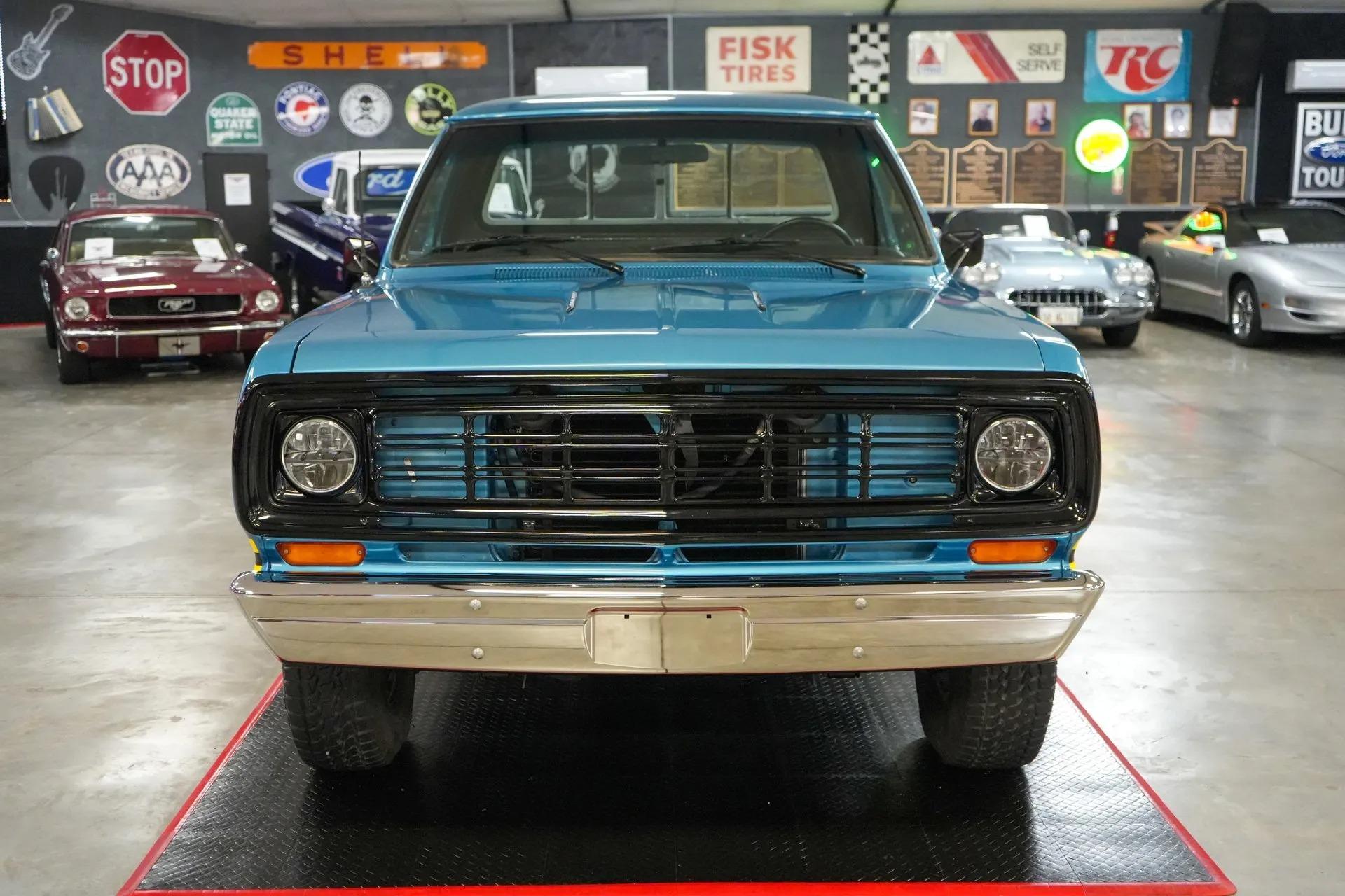 1975 Dodge W100 Power Wagon 4x4 - 5