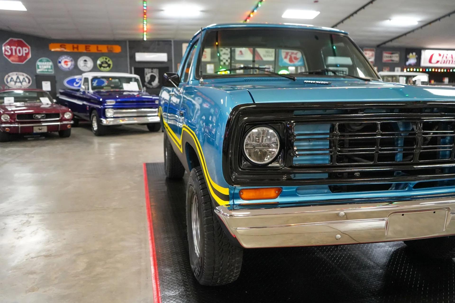 1975 Dodge W100 Power Wagon 4x4