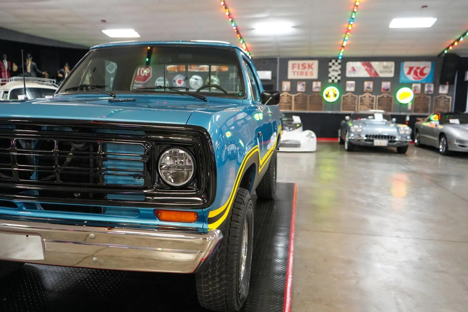 1975 Dodge W100 Power Wagon 4x4