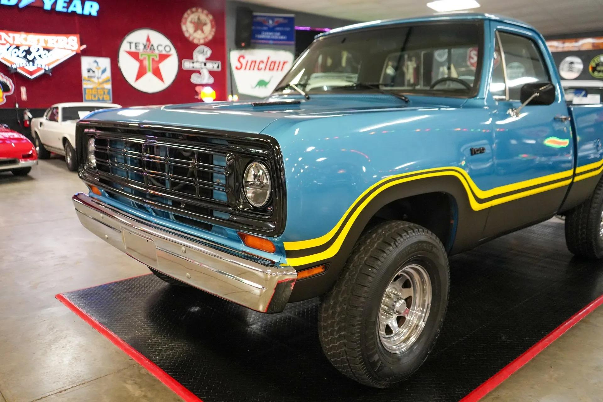 1975 Dodge W100 Power Wagon 4x4