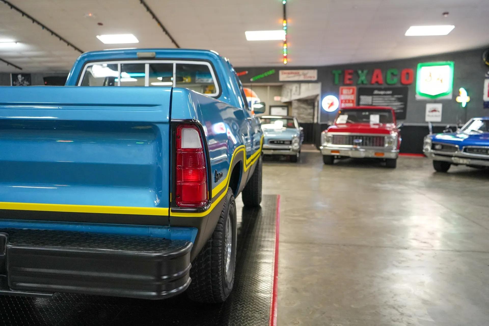 1975 Dodge W100 Power Wagon 4x4