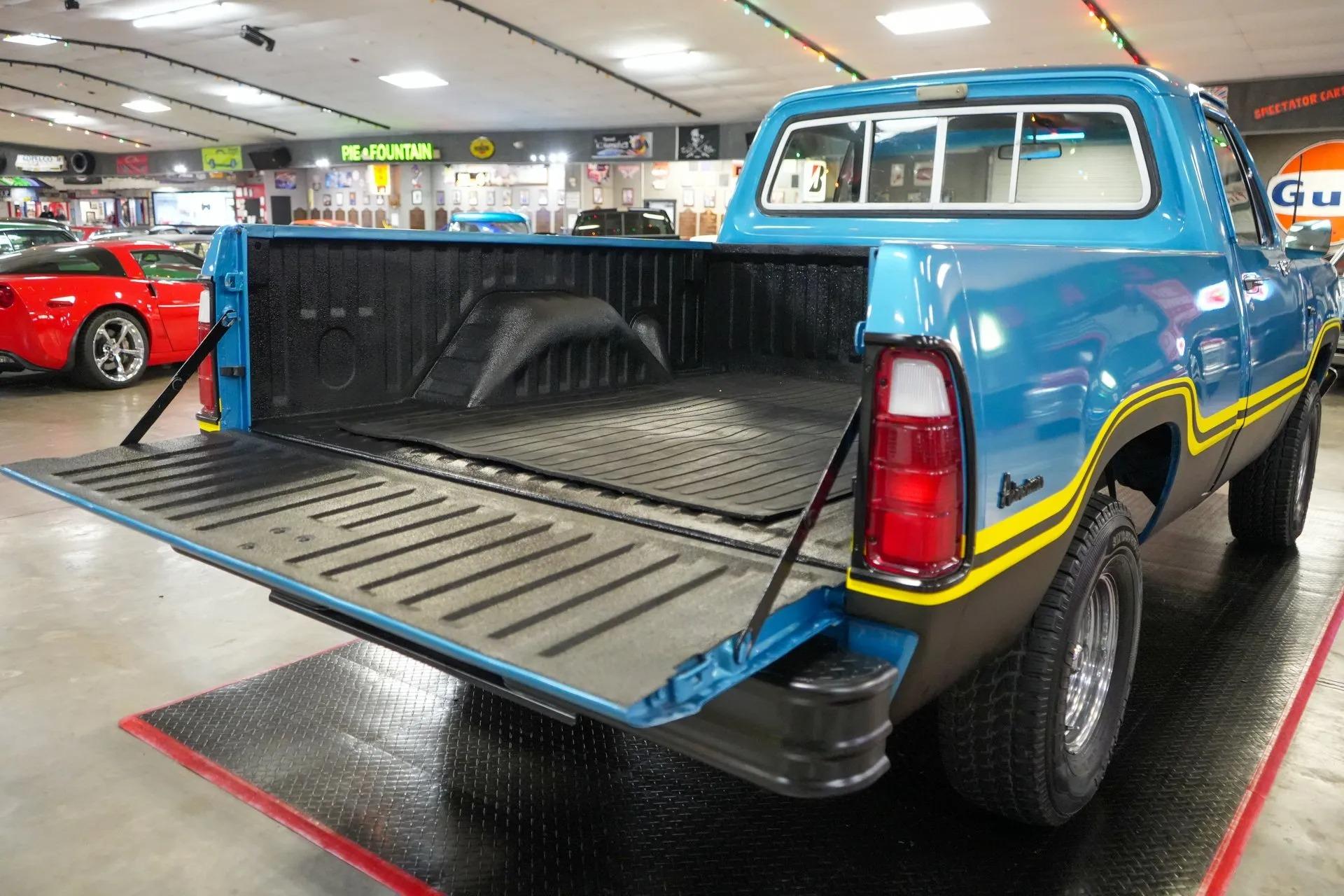 1975 Dodge W100 Power Wagon 4x4