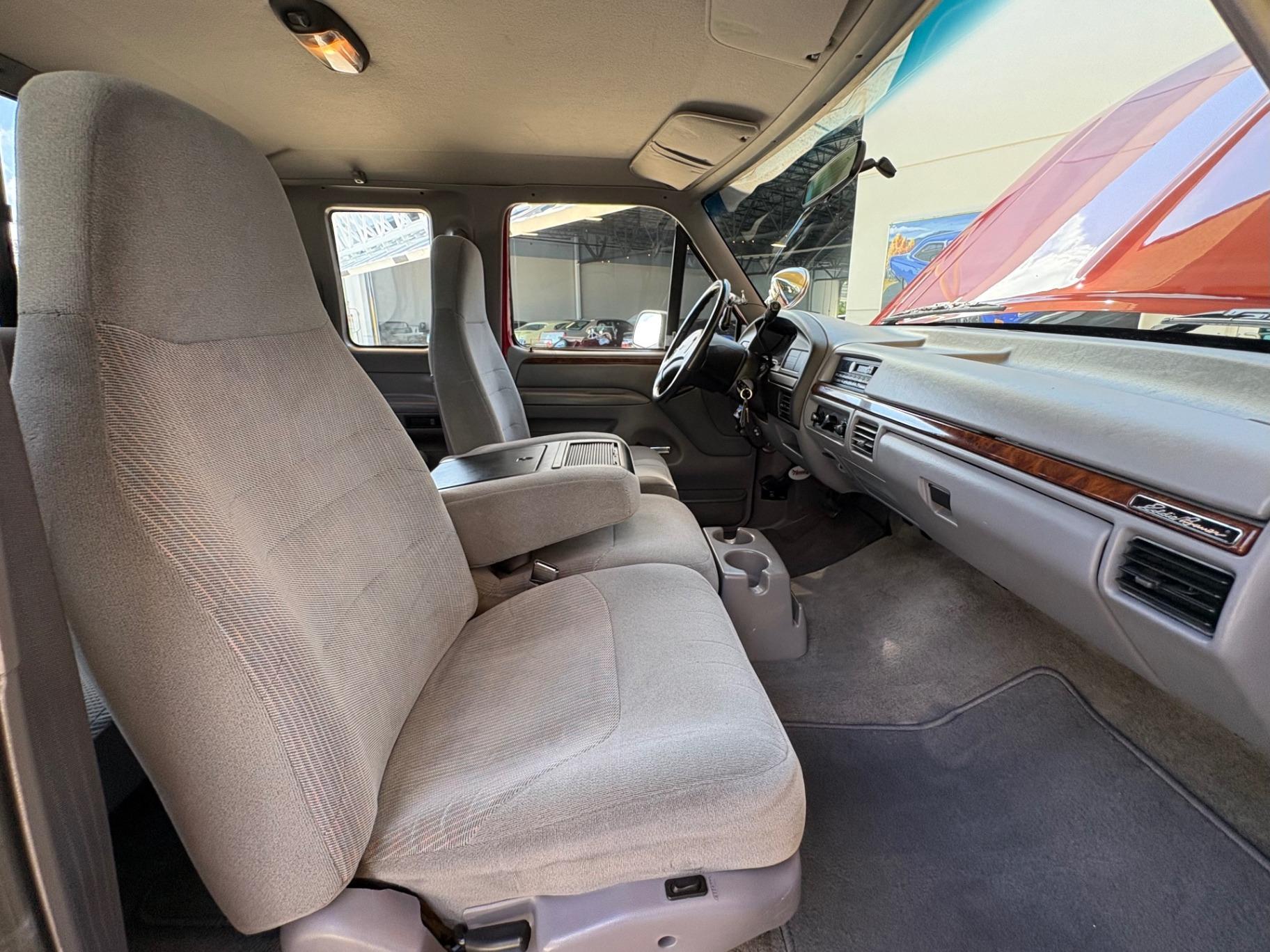 1996 Ford F-250 Lariat Eddie Bauer - 5