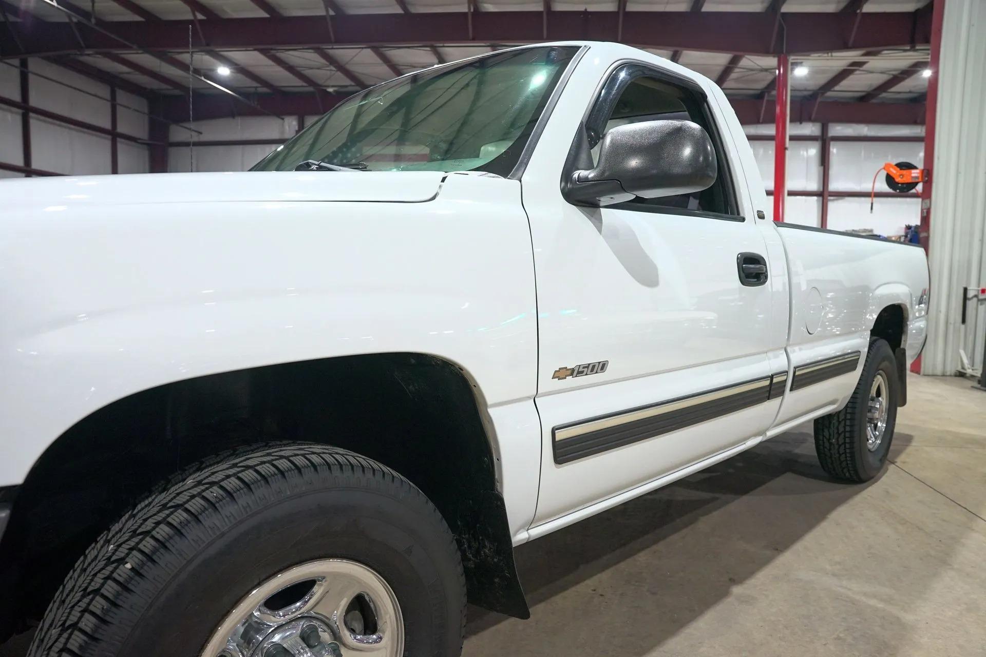 2000 Chevrolet Silverado 1500 LS