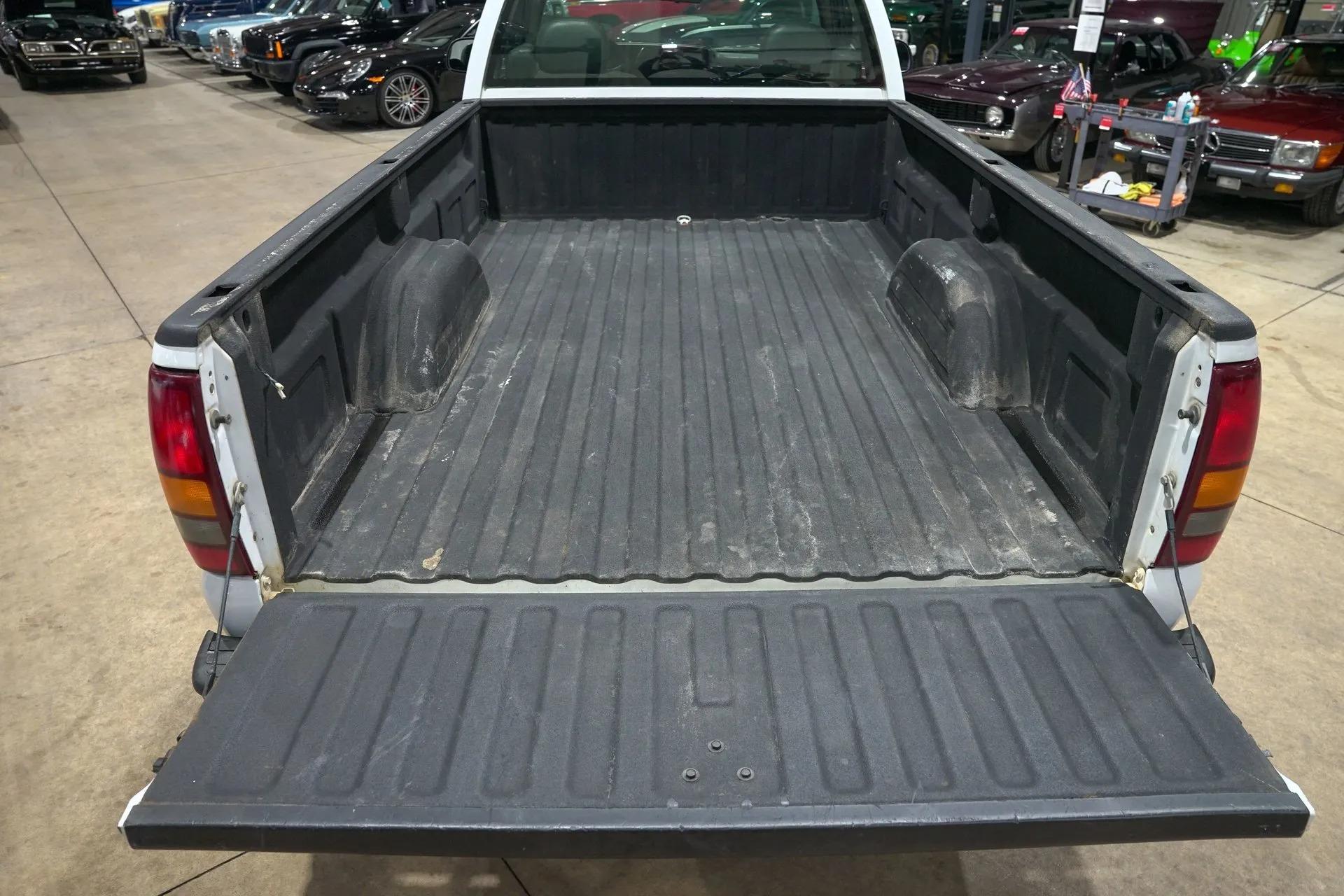 2000 Chevrolet Silverado 1500 LS