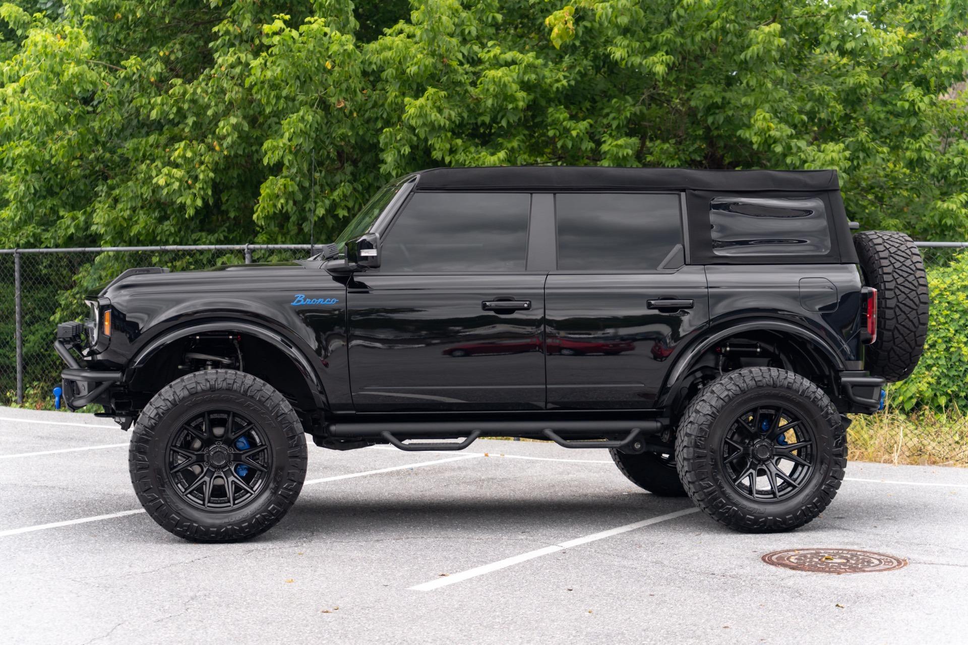 2024 Ford Bronco Outer Banks - 3