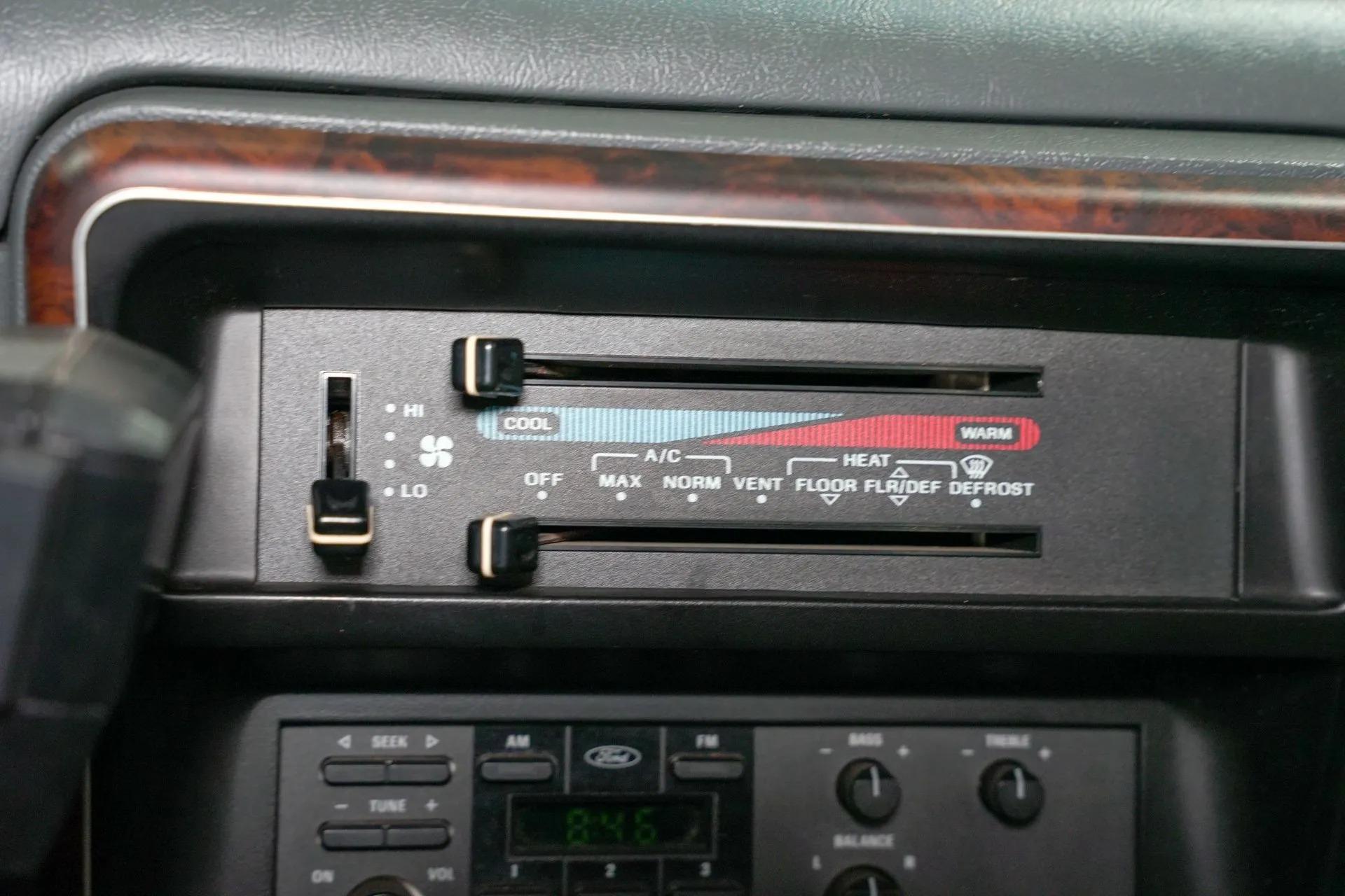 1990 Ford F-250 XLT Lariat