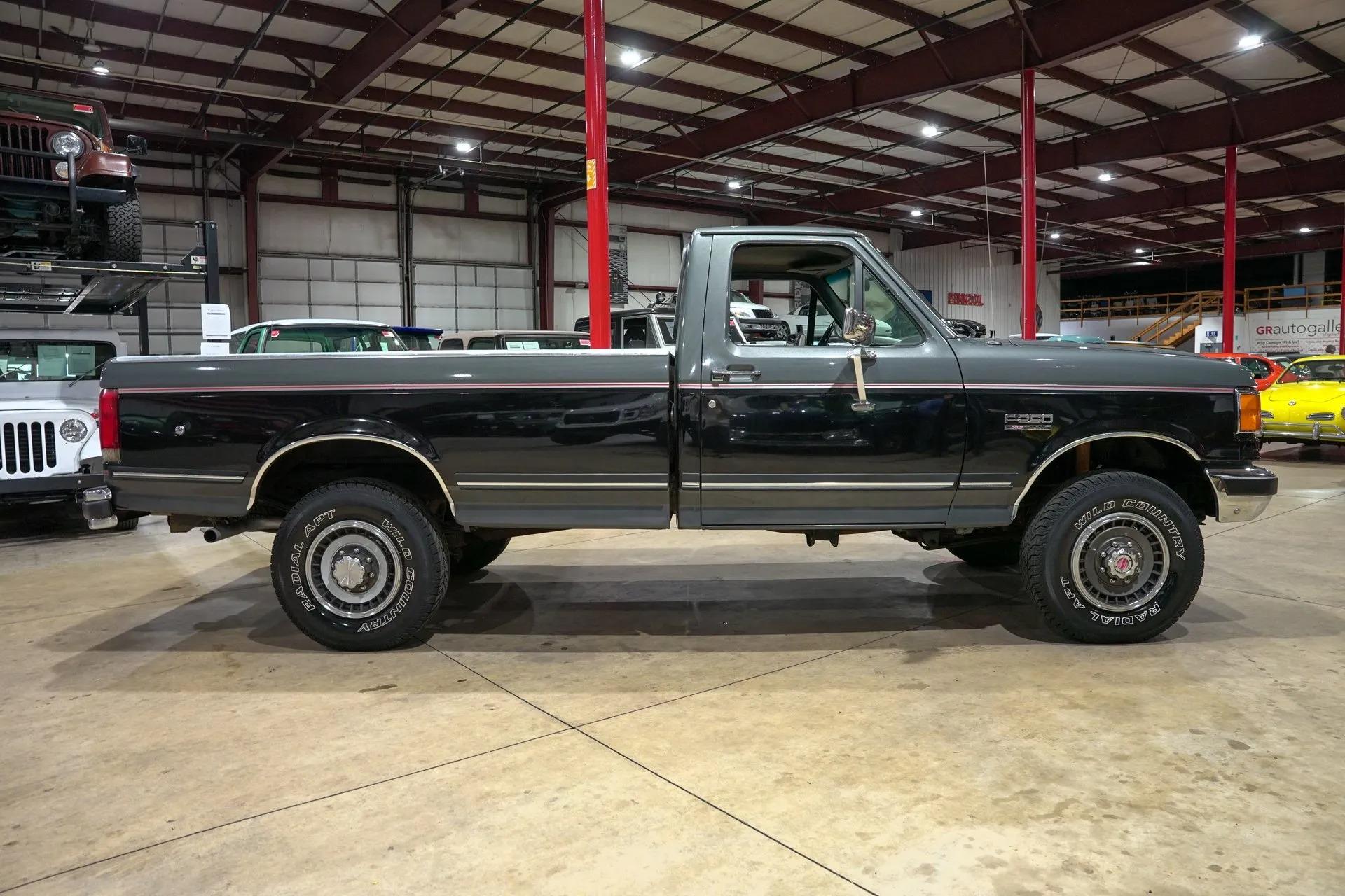 1990 Ford F-250 XLT Lariat