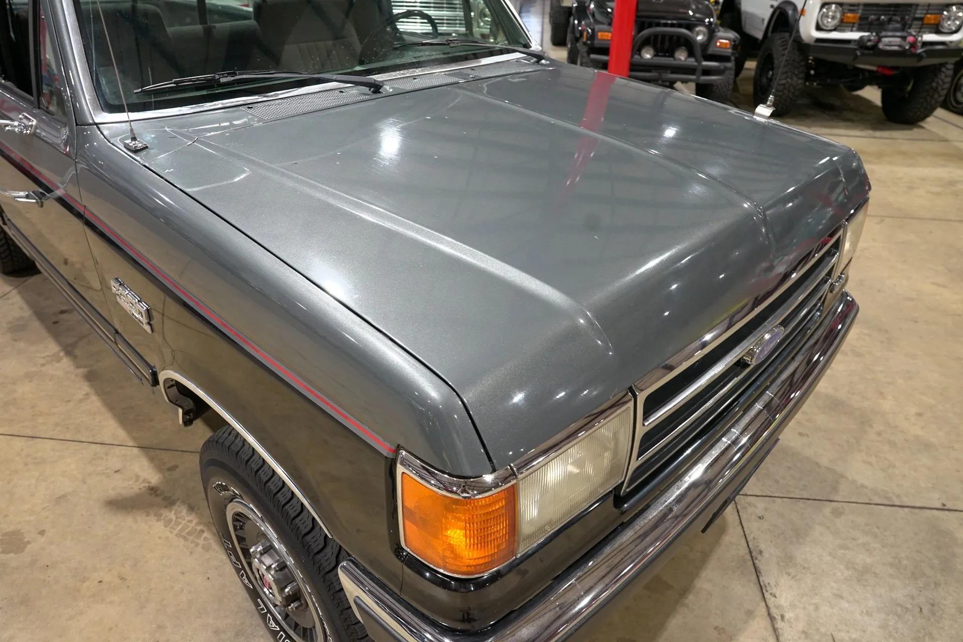 1990 Ford F-250 XLT Lariat
