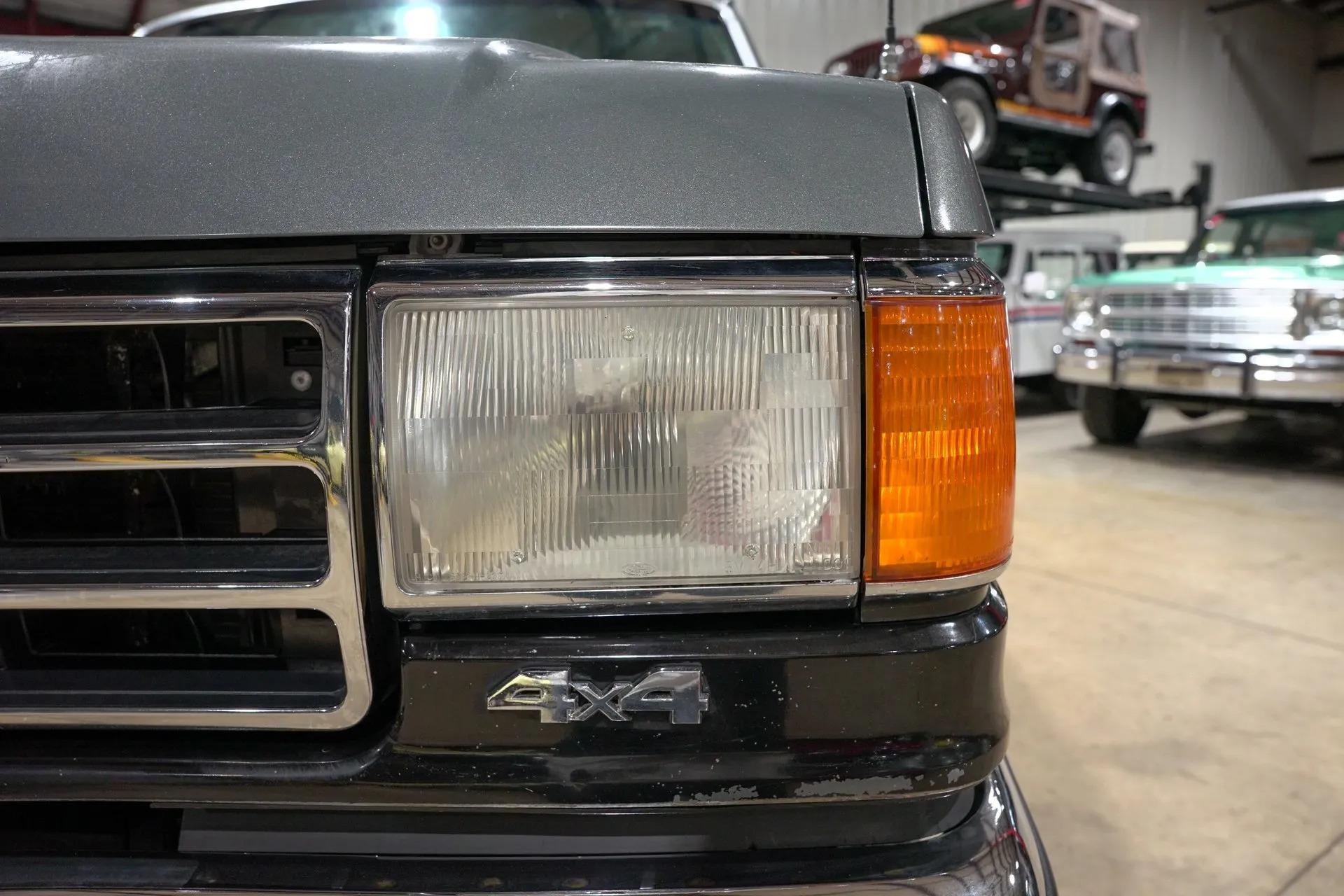1990 Ford F-250 XLT Lariat