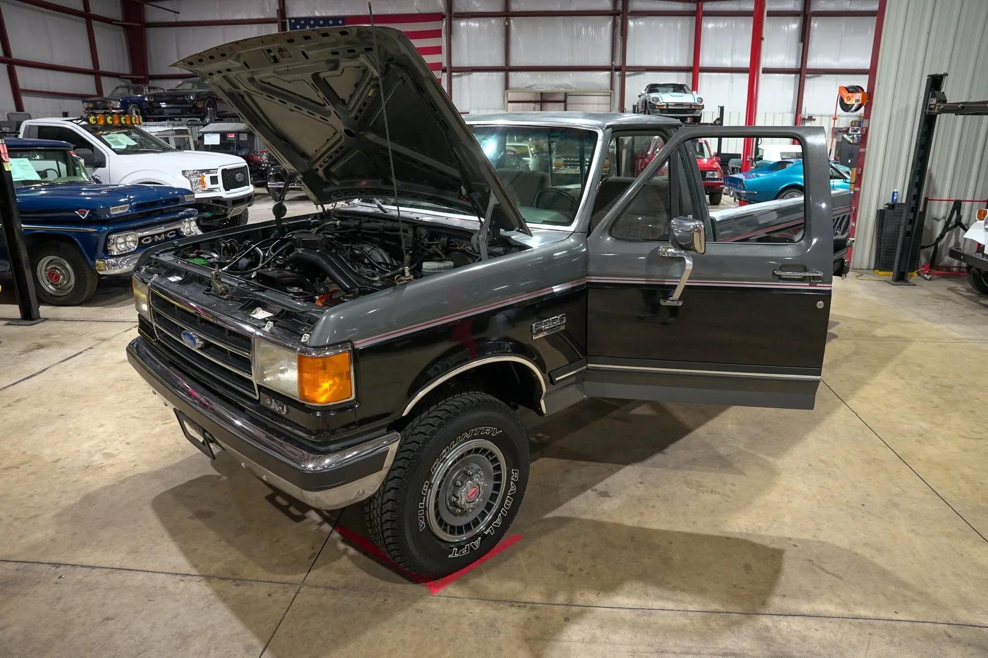 1990 Ford F-250 XLT Lariat