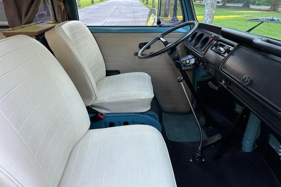 1974 Volkswagen Type 2 Kombi