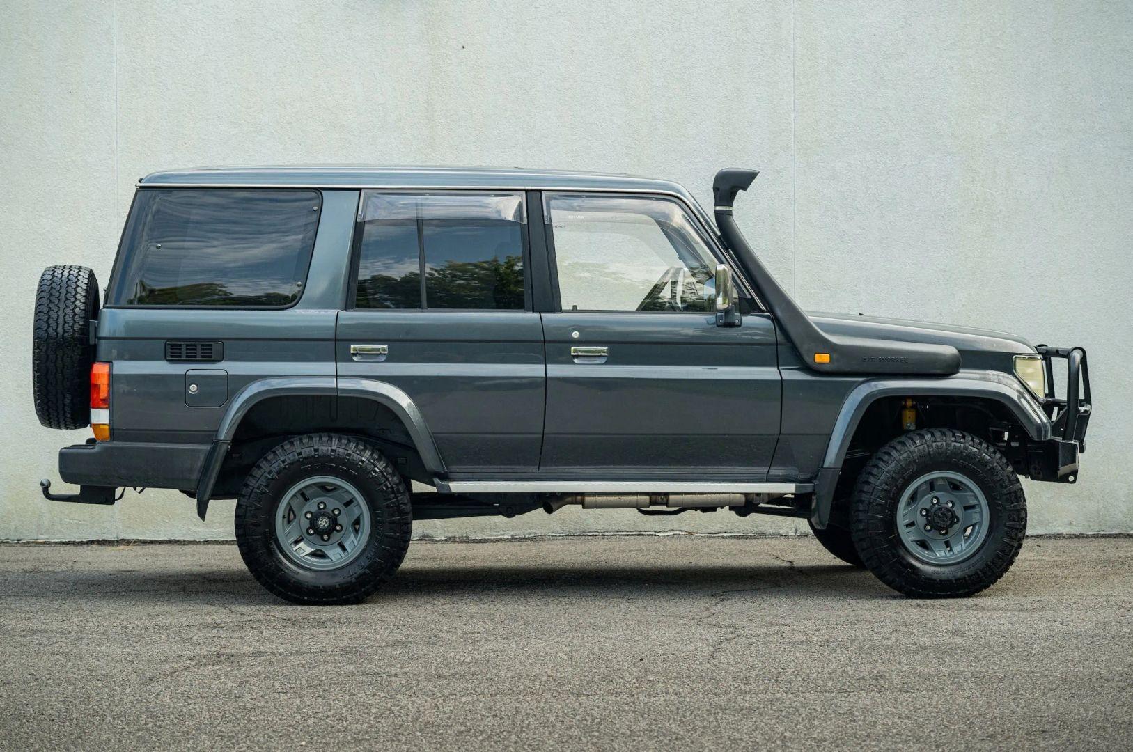  Toyota Land Cruiser