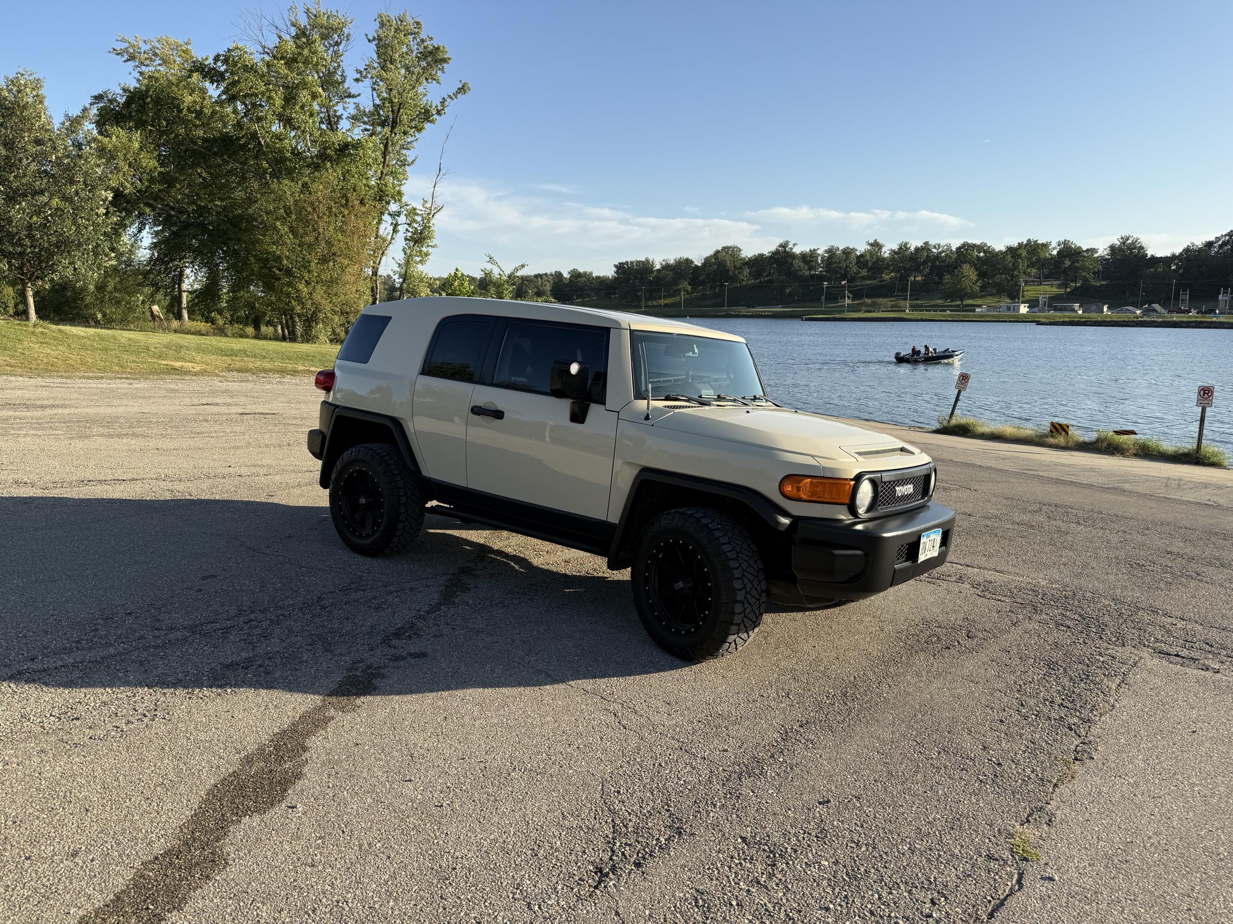 2010 Toyota FJ Cruiser Trail Teams Special Edition - 4