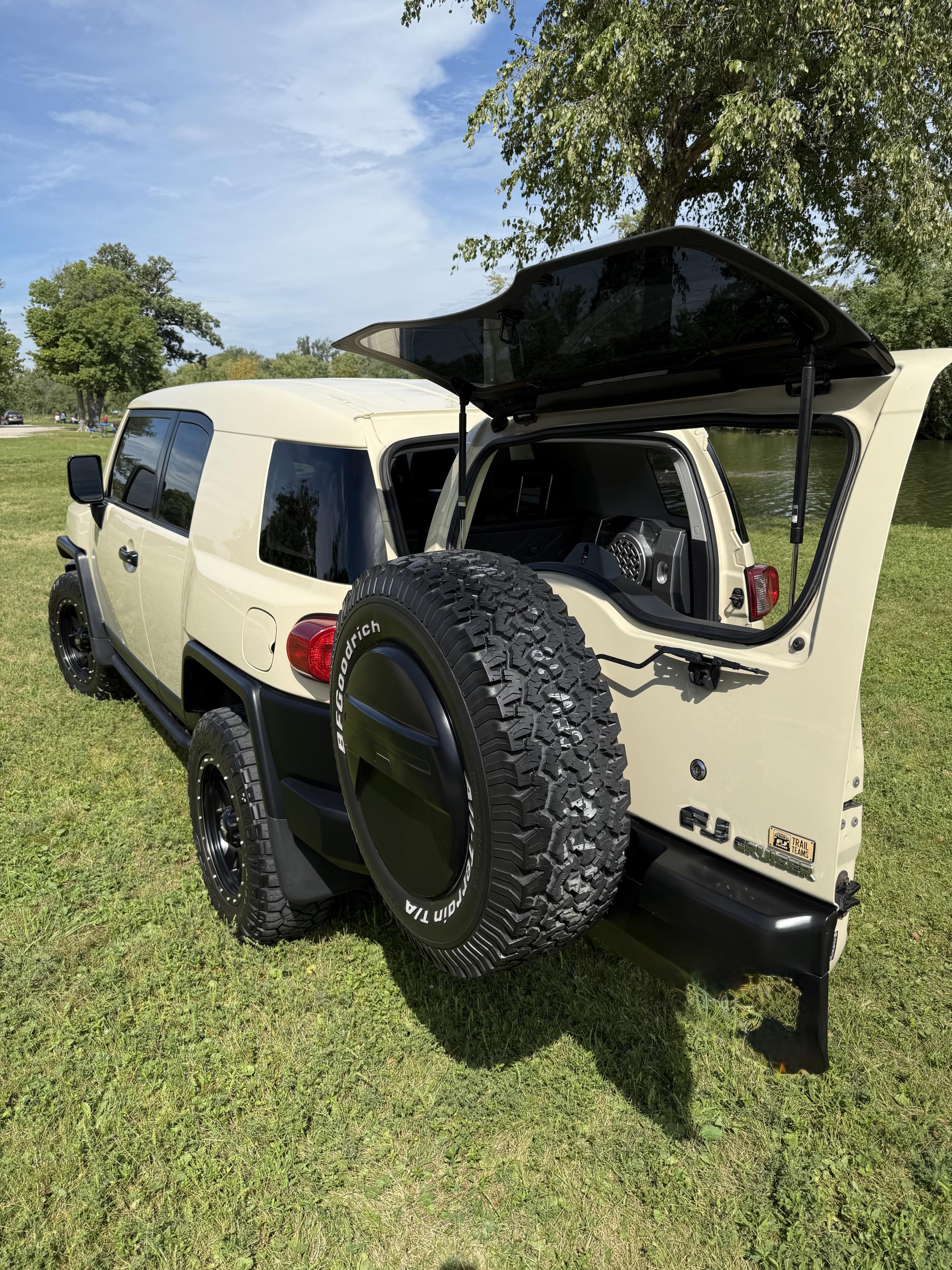 2010 Toyota FJ Cruiser Trail Teams Special Edition - 5